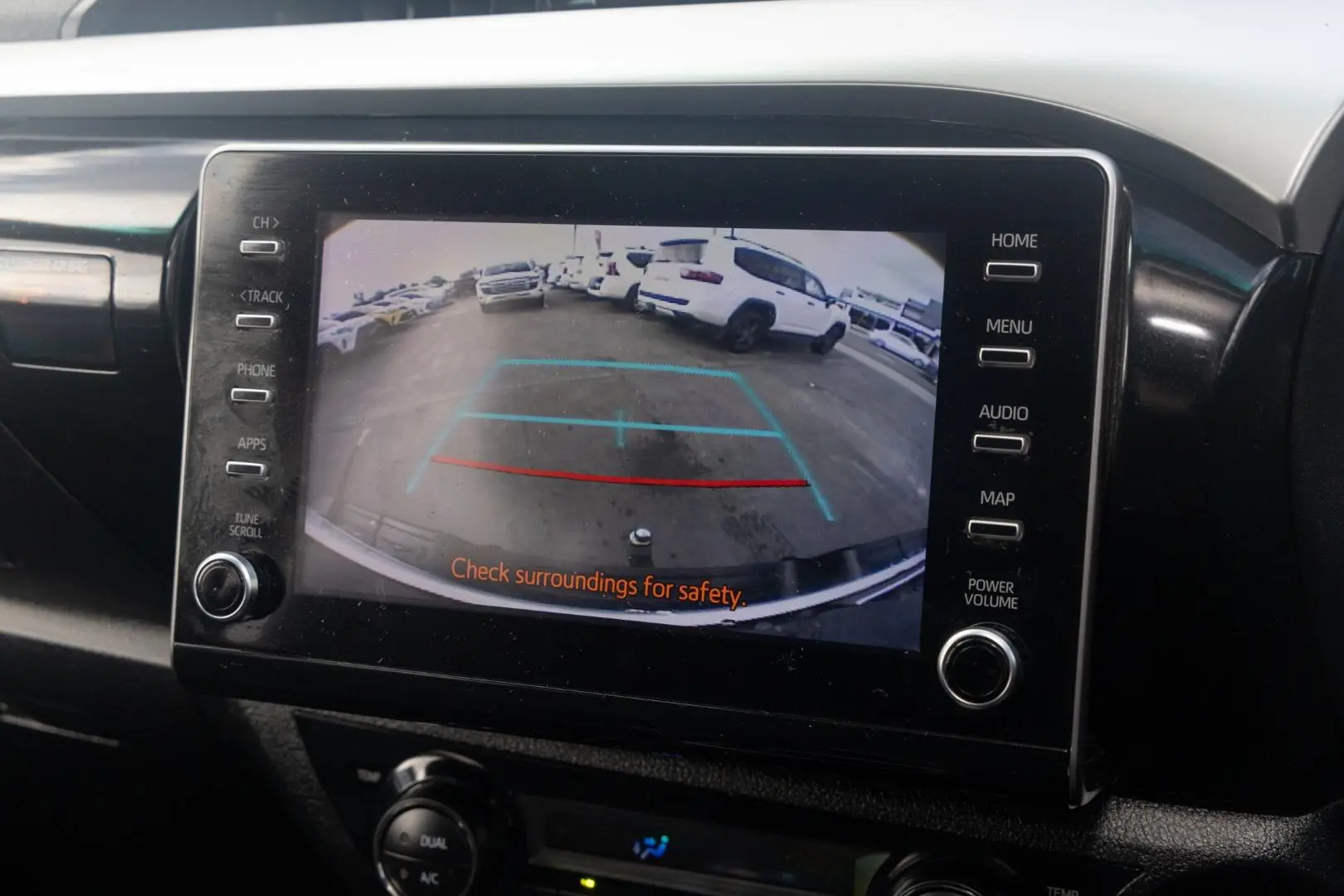 2022 Toyota Hilux Gallery Image 15