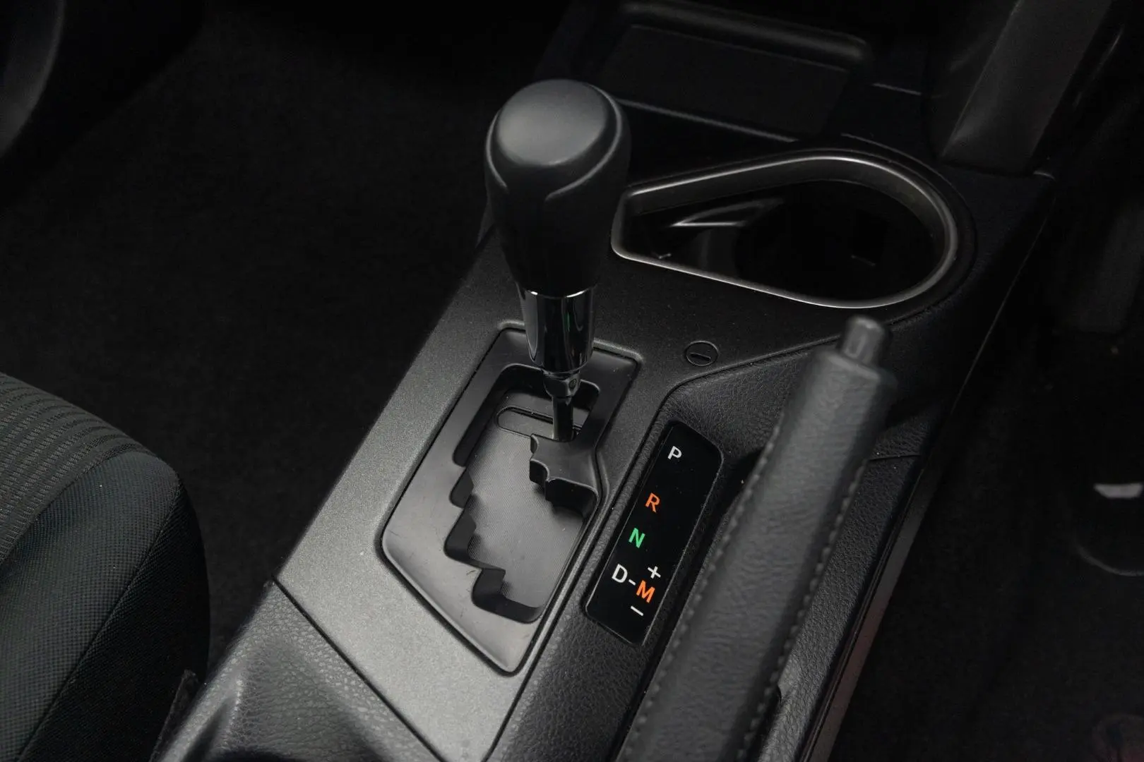 2017 Toyota RAV4 Gallery Image 16