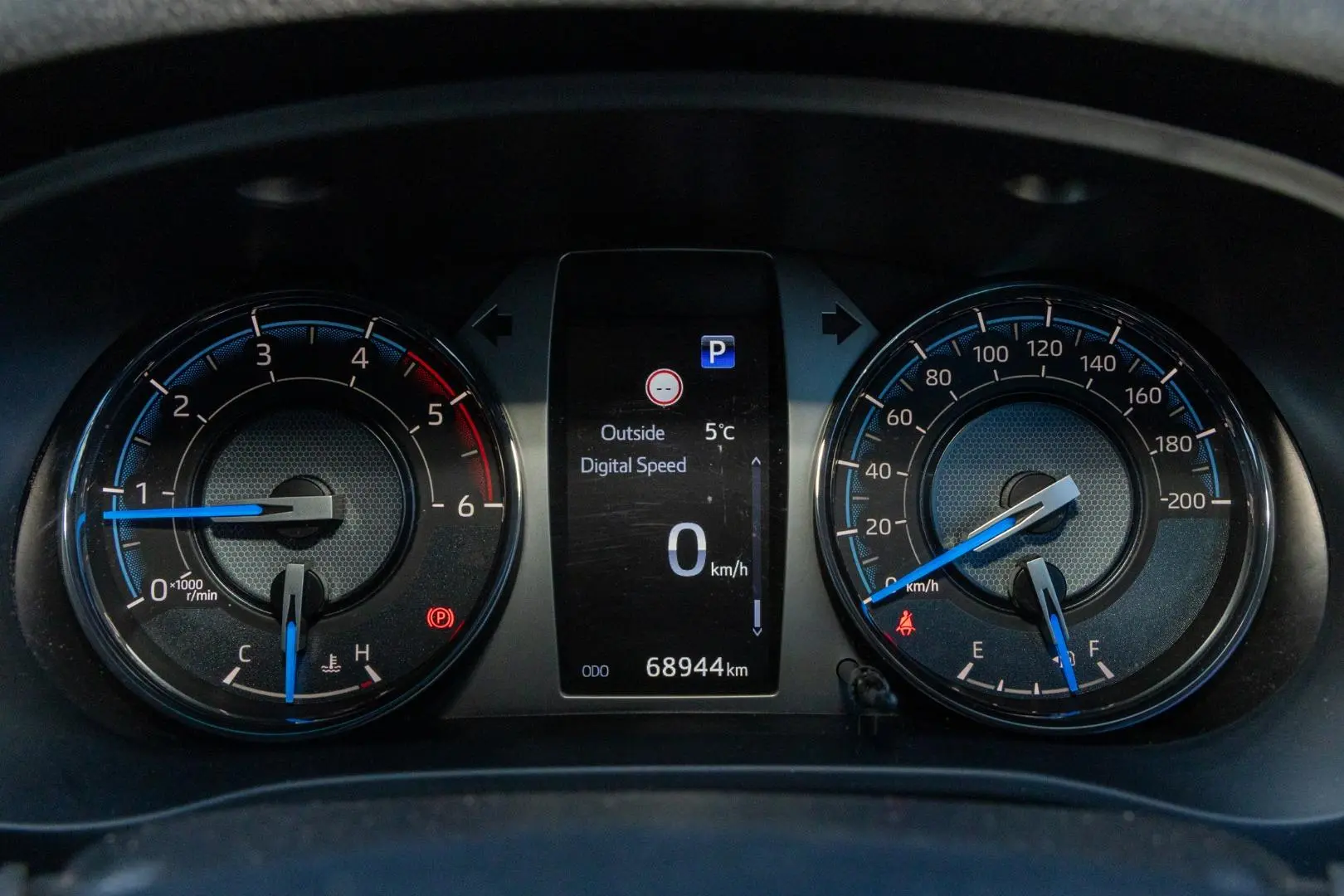 2021 Toyota Hilux Gallery Image 13