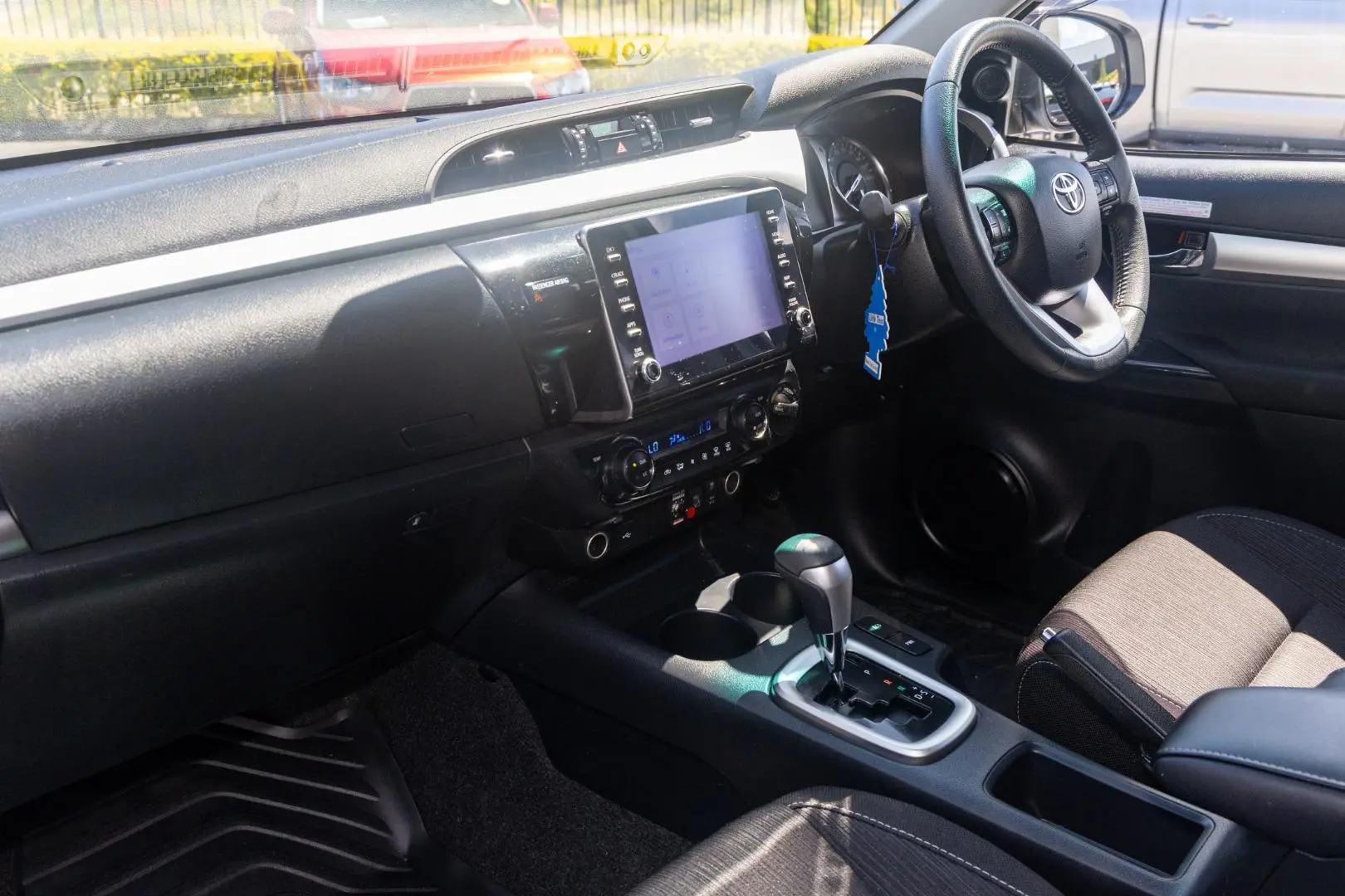 2023 Toyota Hilux Gallery Image 8