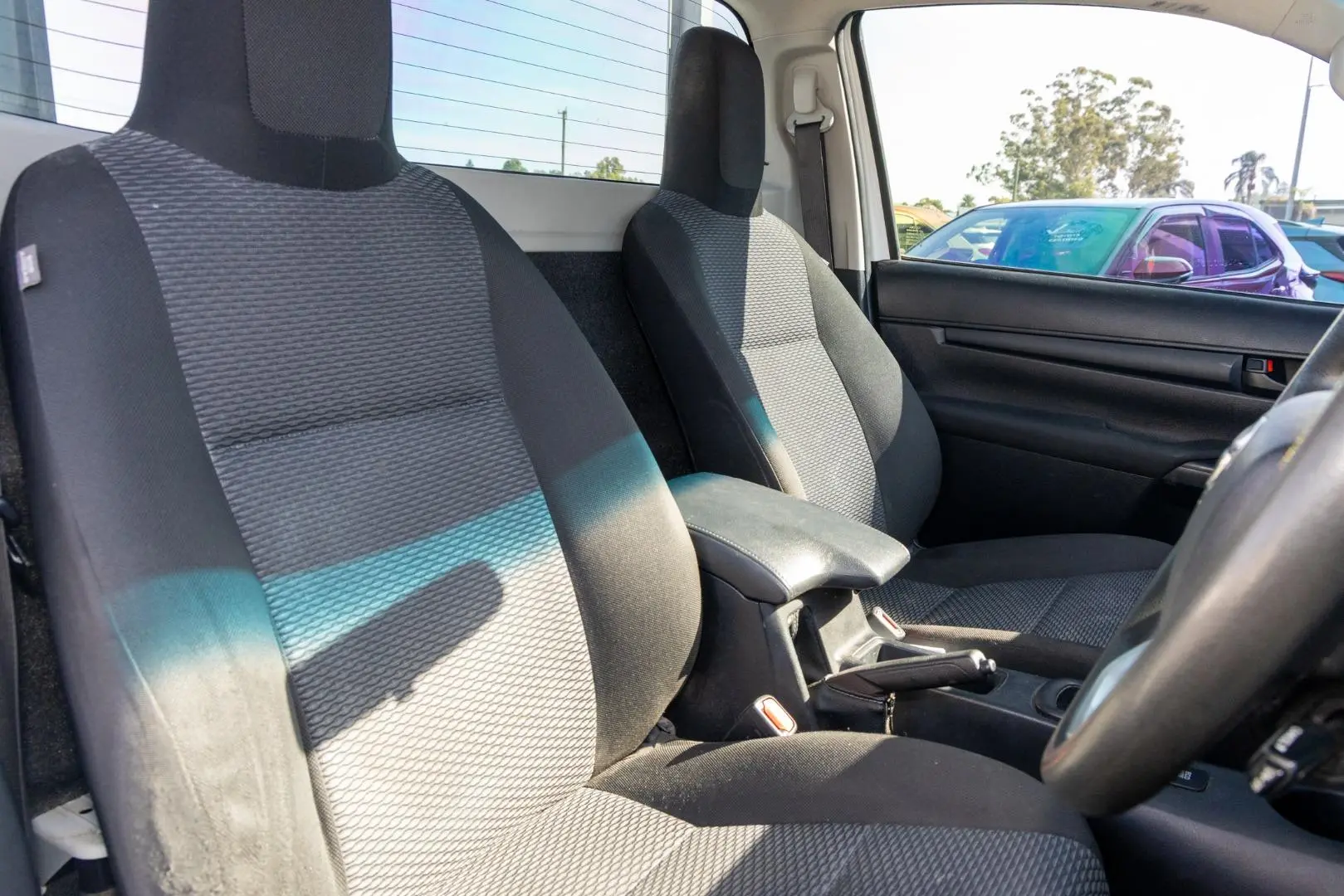 2019 Toyota Hilux Gallery Image 9