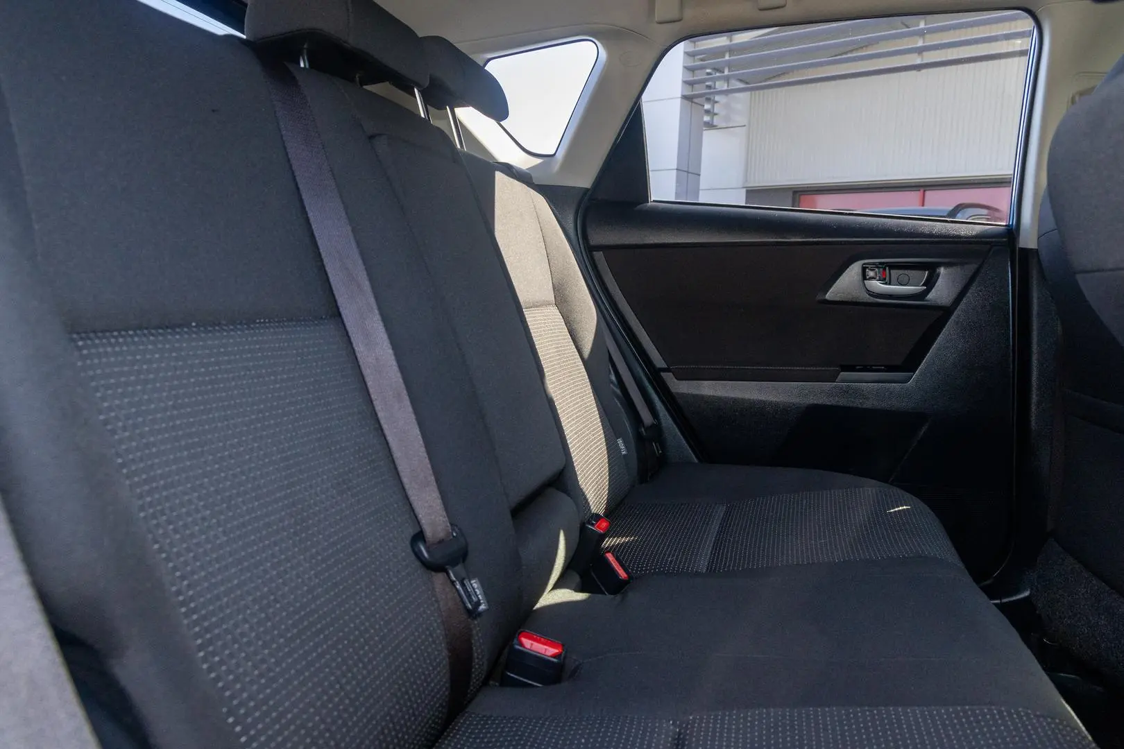 2016 Toyota Corolla Gallery Image 9
