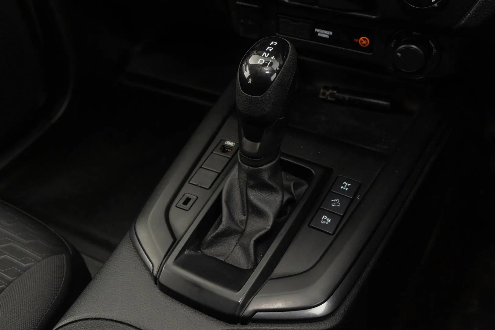 2022 Isuzu D-MAX Gallery Image 17