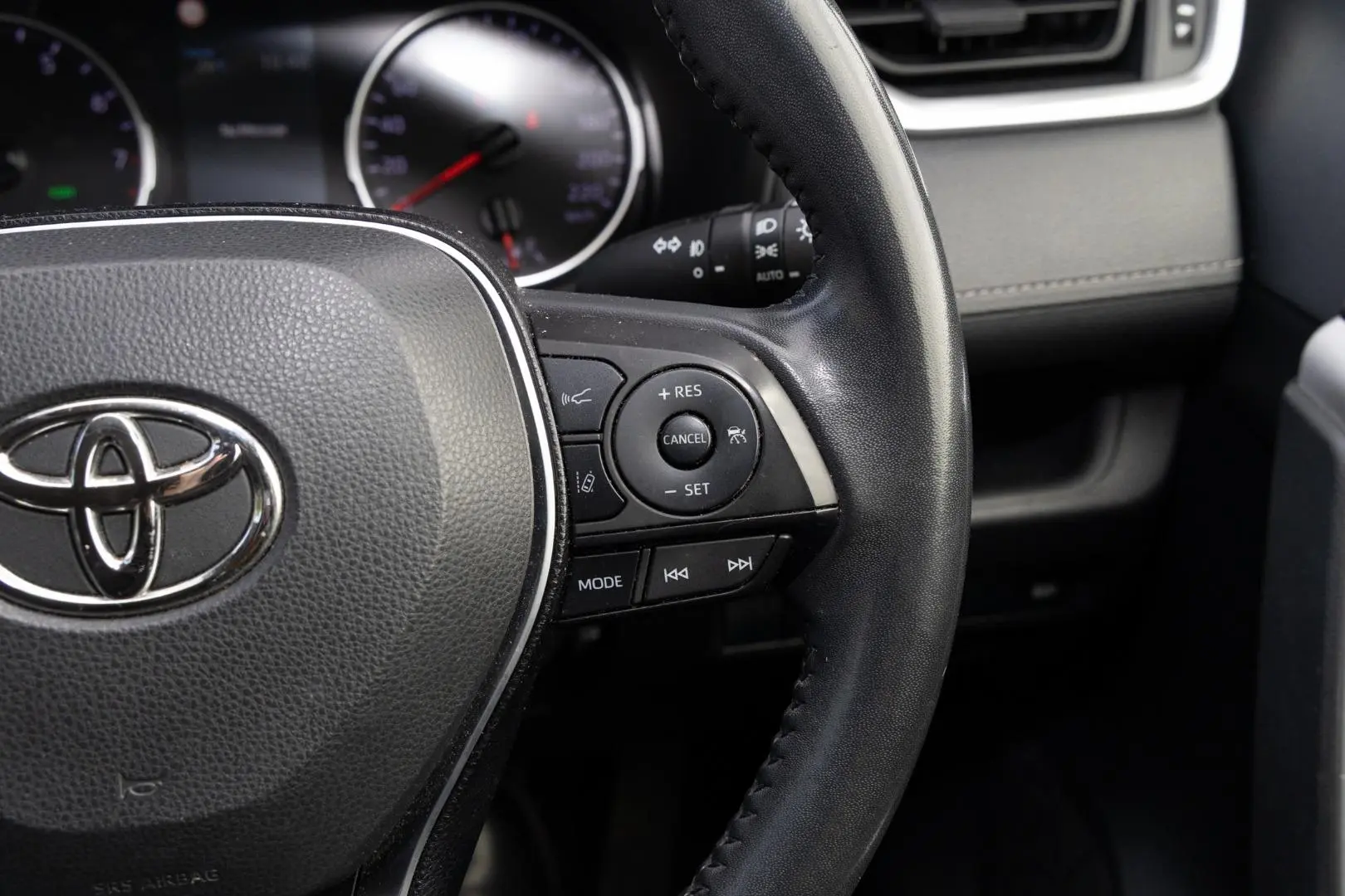 2019 Toyota RAV4 Gallery Image 12