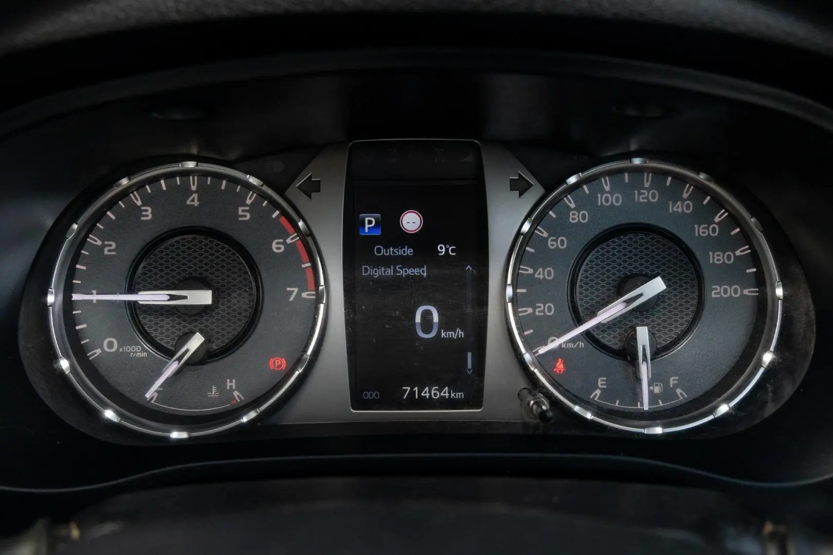 2021 Toyota Hilux Gallery Image 12