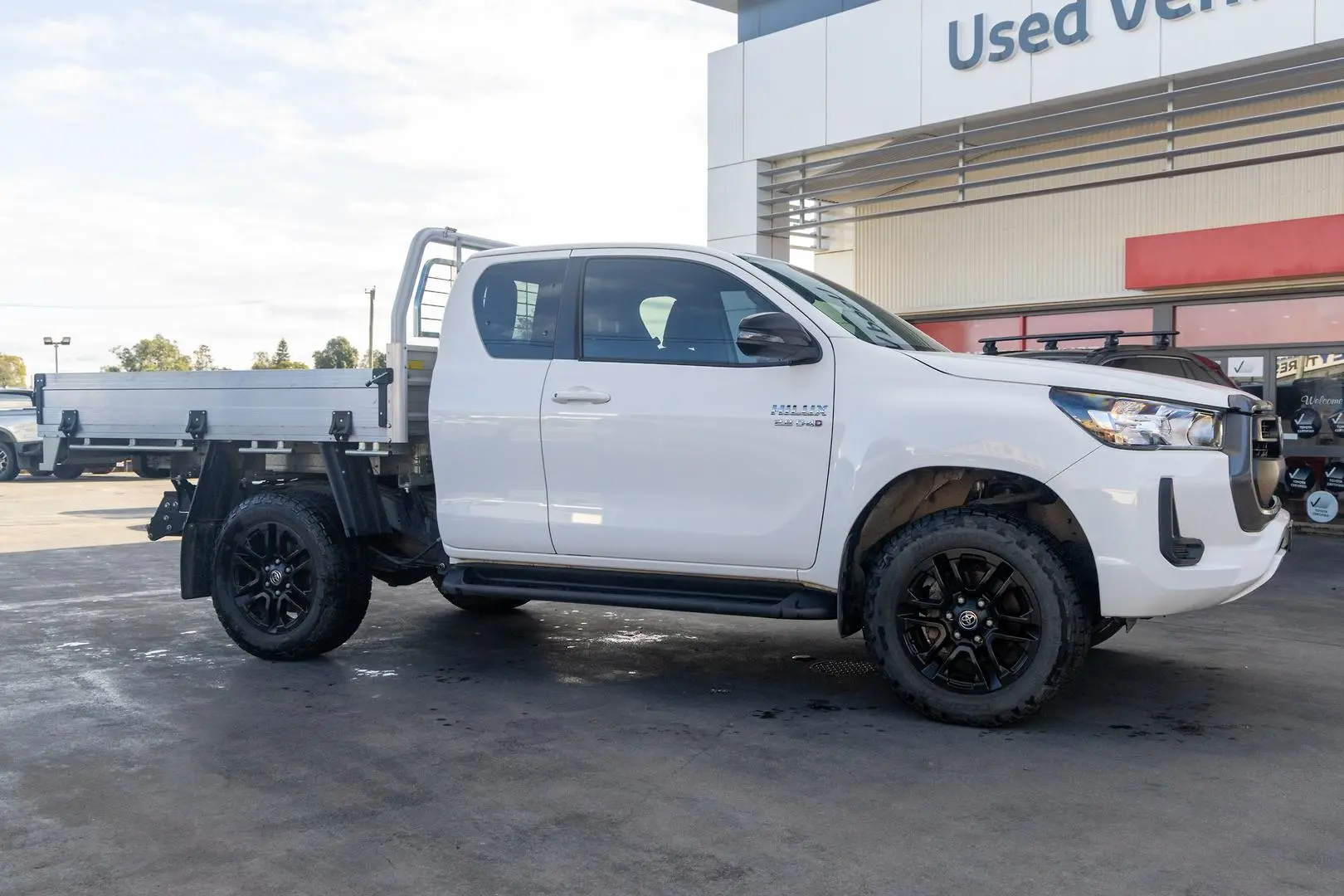 2023 Toyota Hilux Gallery Image 3