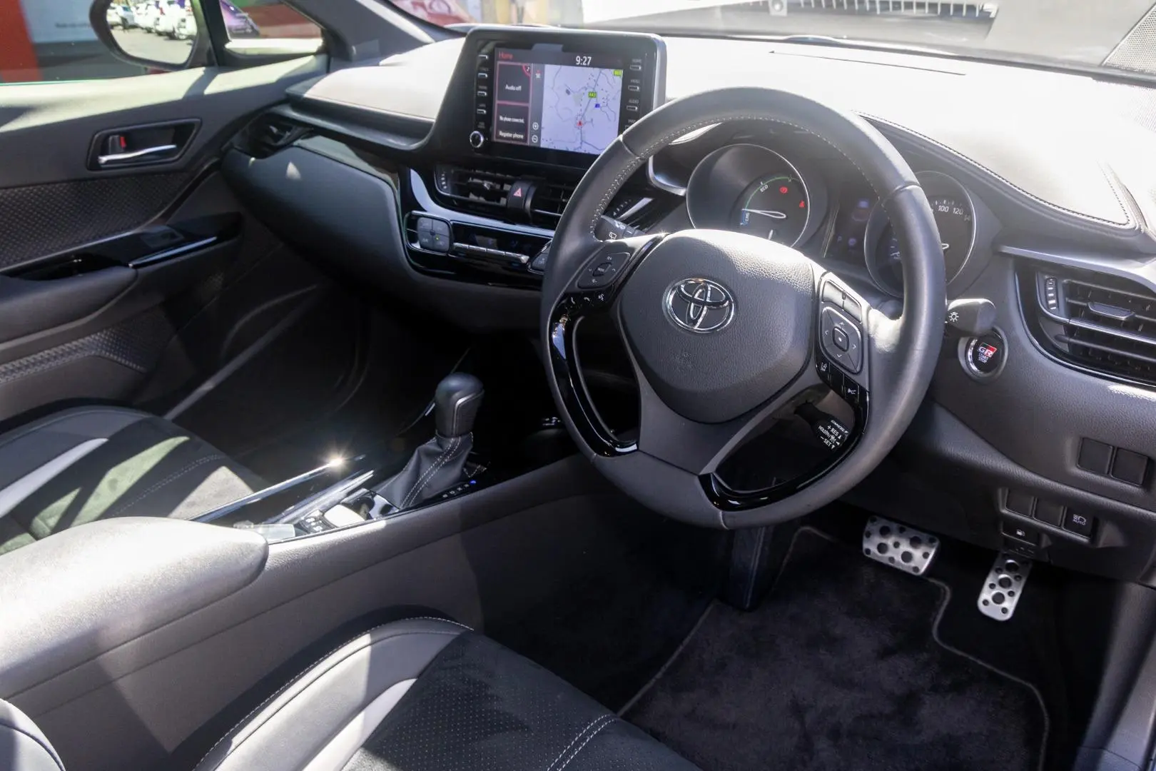 2023 Toyota C-HR Gallery Image 7