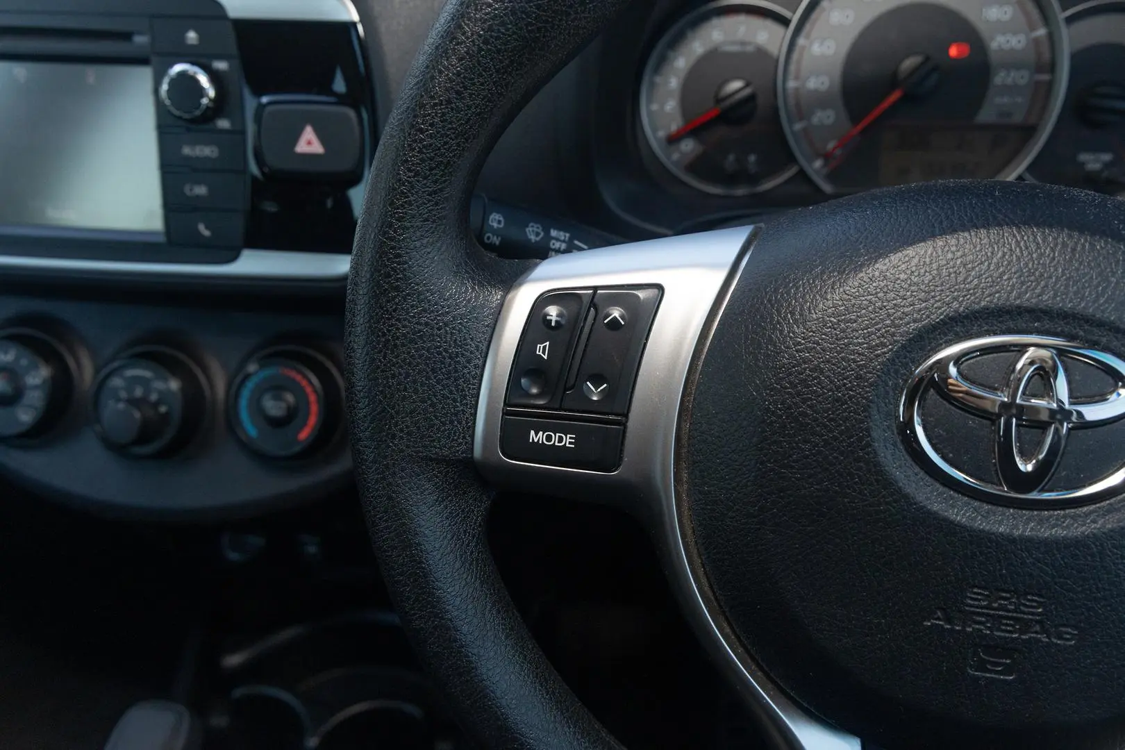 2015 Toyota Yaris Gallery Image 11