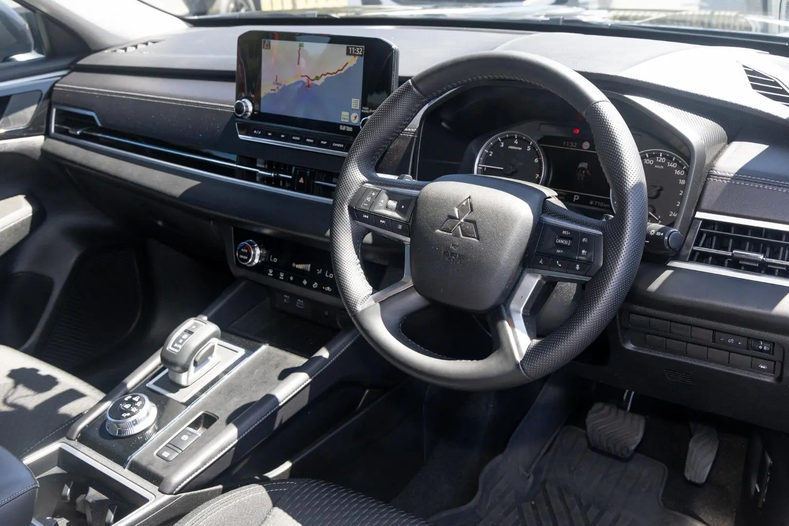 2025 Mitsubishi Outlander Gallery Image 7