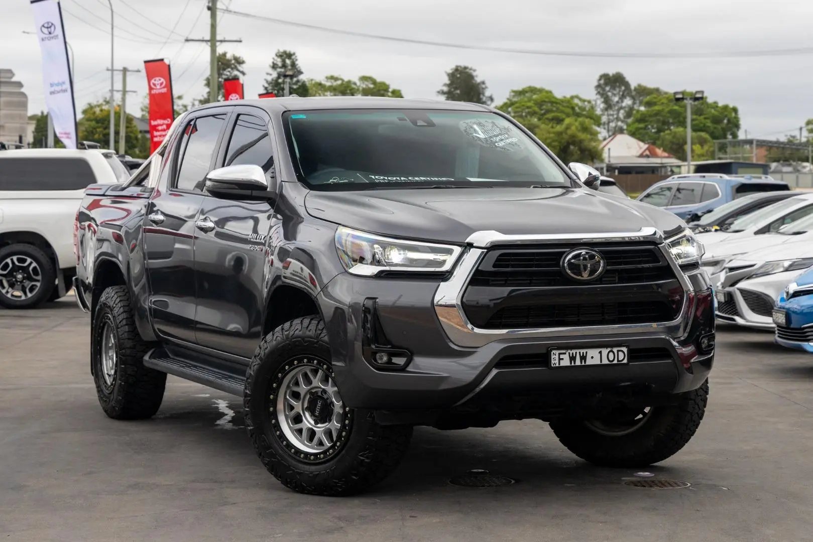 2021 Toyota Hilux Gallery Image 1