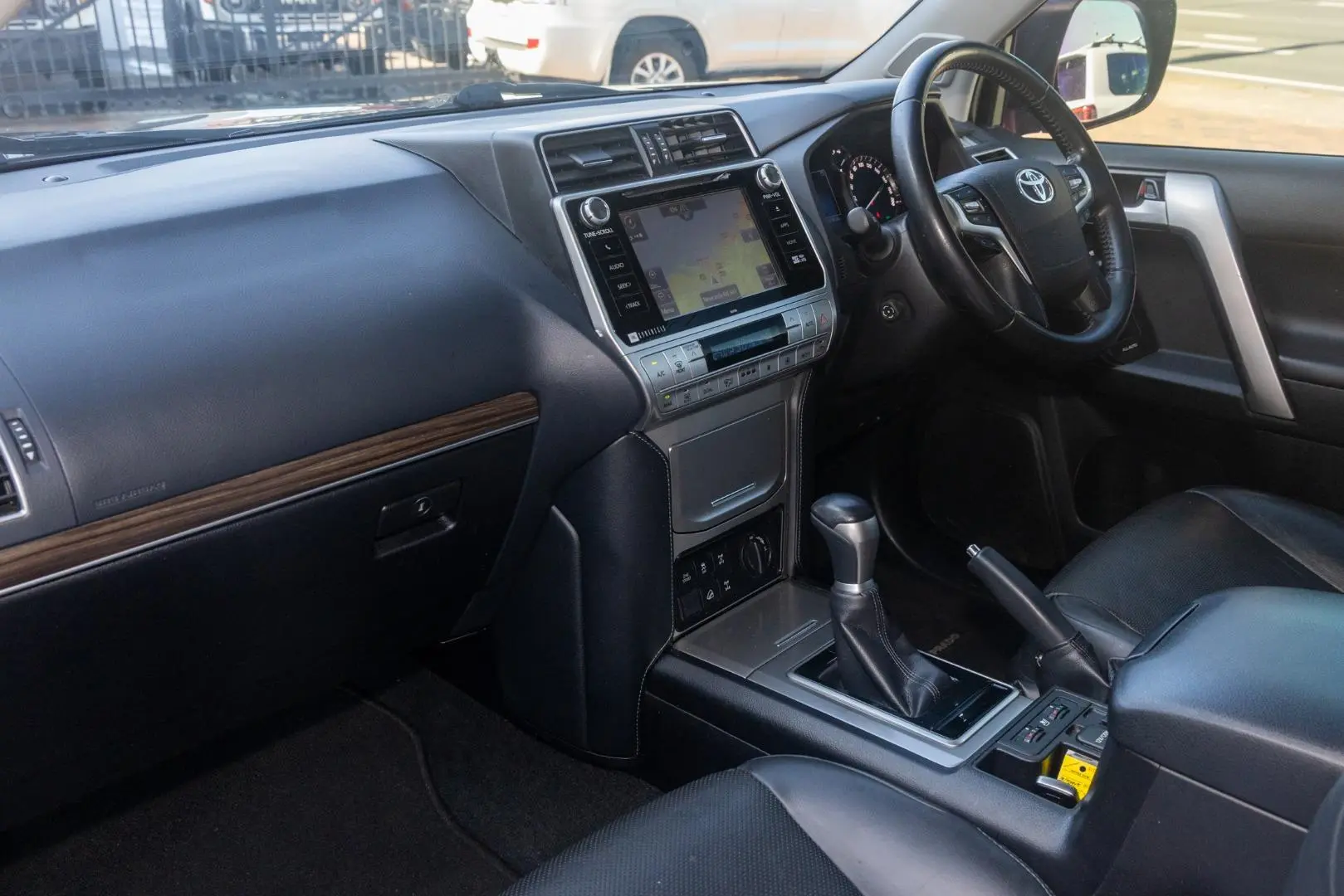 2019 Toyota Landcruiser Prado Gallery Image 8