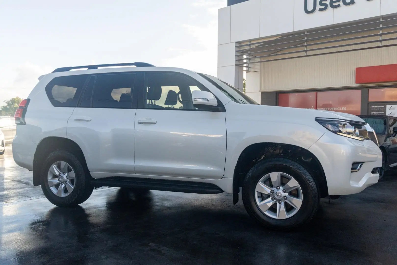 2018 Toyota Landcruiser Prado Gallery Image 3