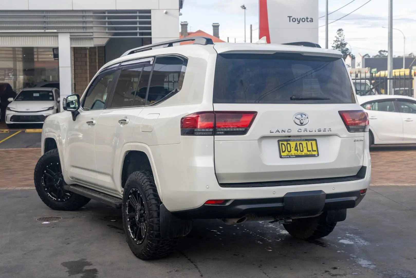 2022 Toyota Landcruiser Gallery Image 2