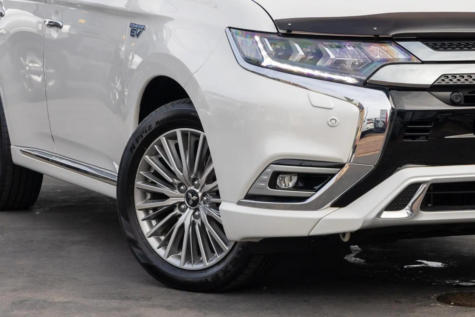 2020 Mitsubishi Outlander Gallery Image 6