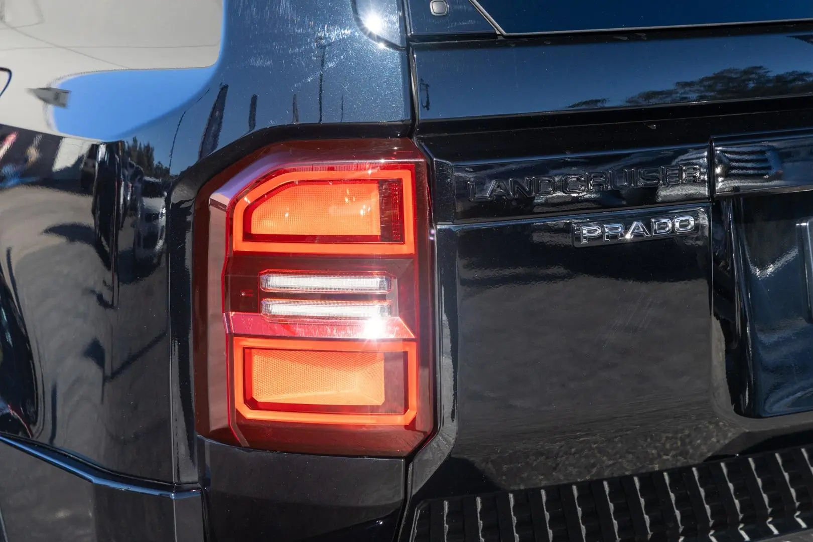 2024 Toyota Landcruiser Prado Gallery Image 21