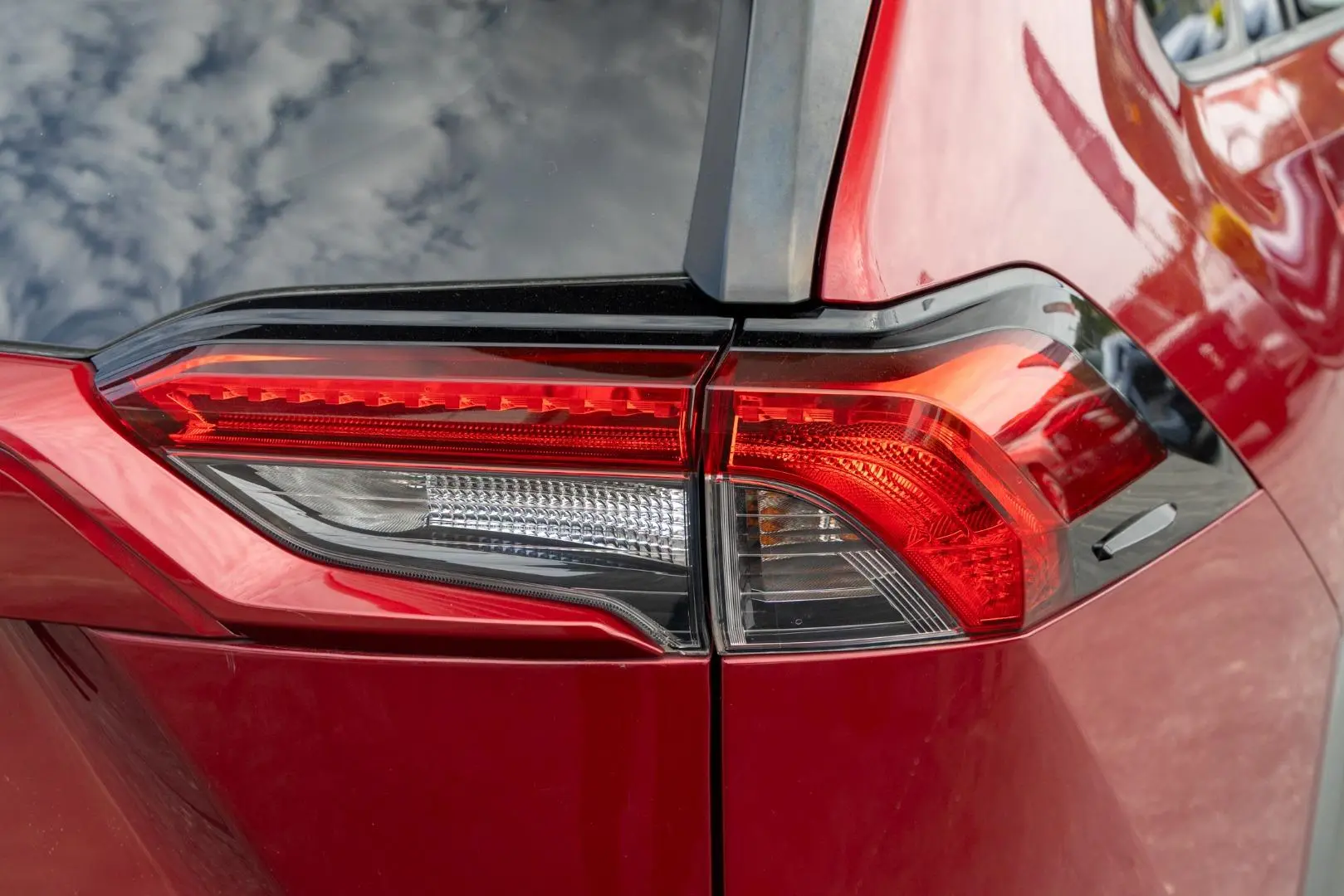 2019 Toyota RAV4 Gallery Image 20