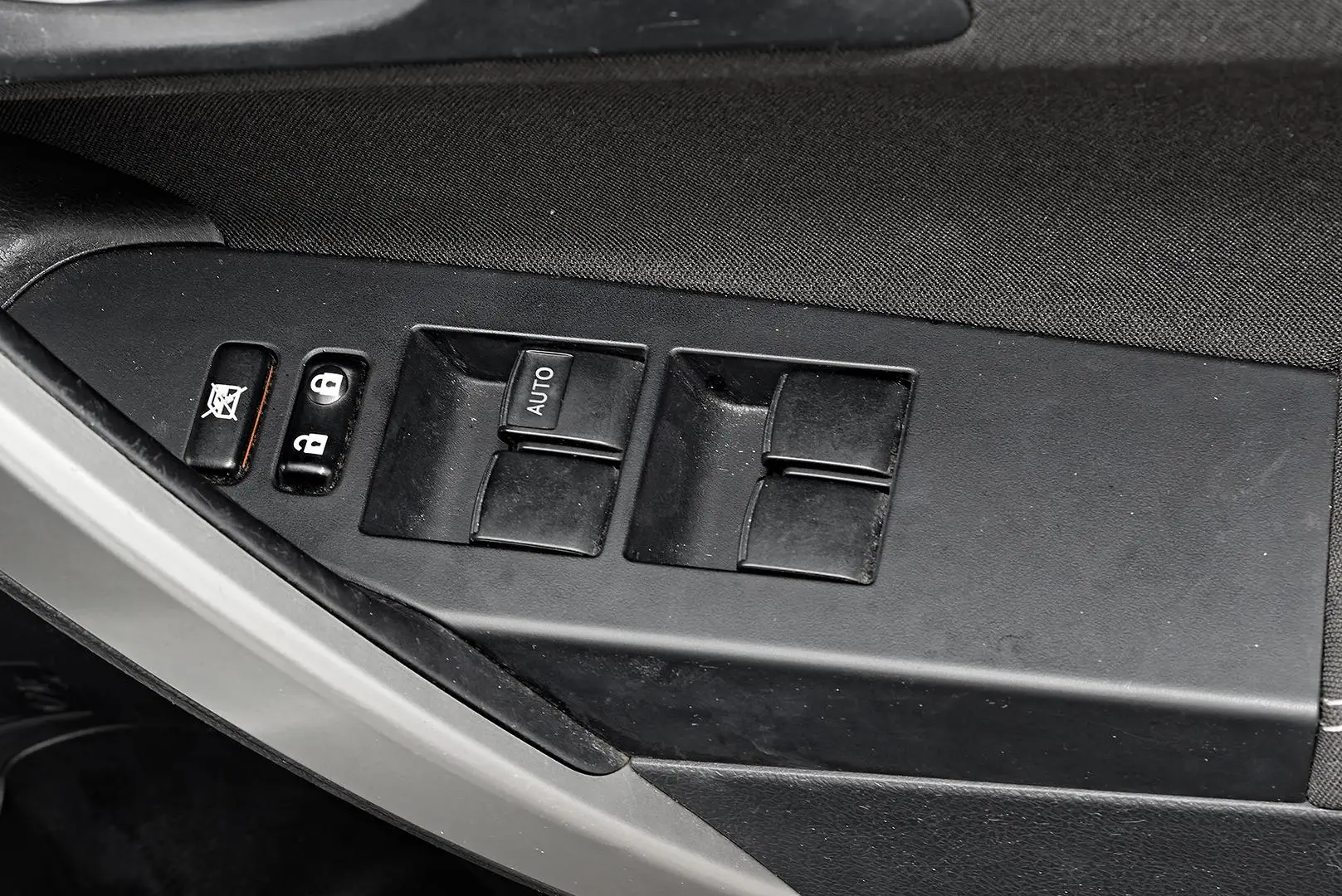 2014 Toyota Corolla Gallery Image 16