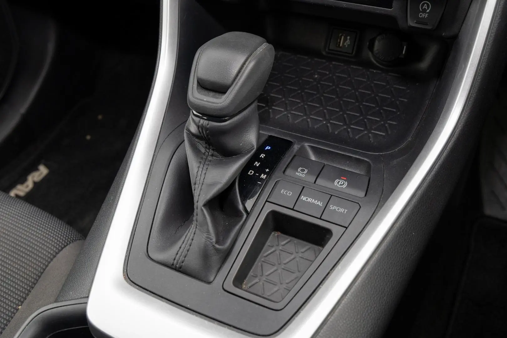 2022 Toyota RAV4 Gallery Image 17