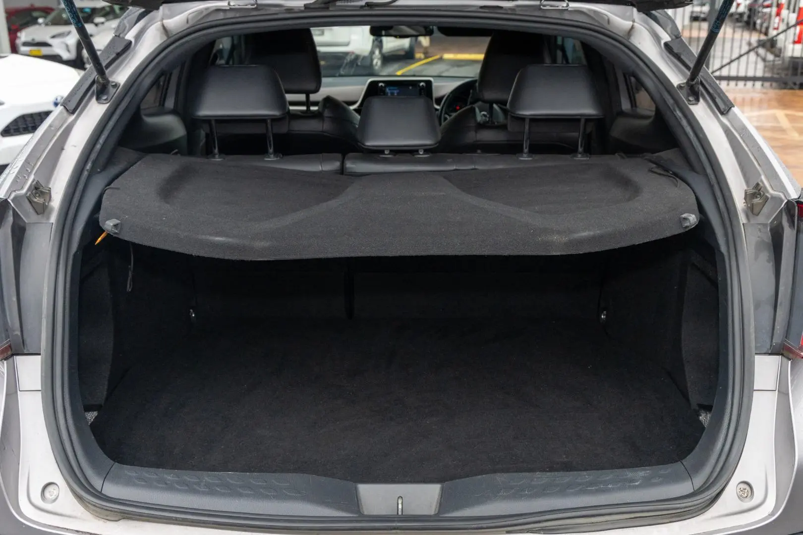 2019 Toyota C-HR Gallery Image 18
