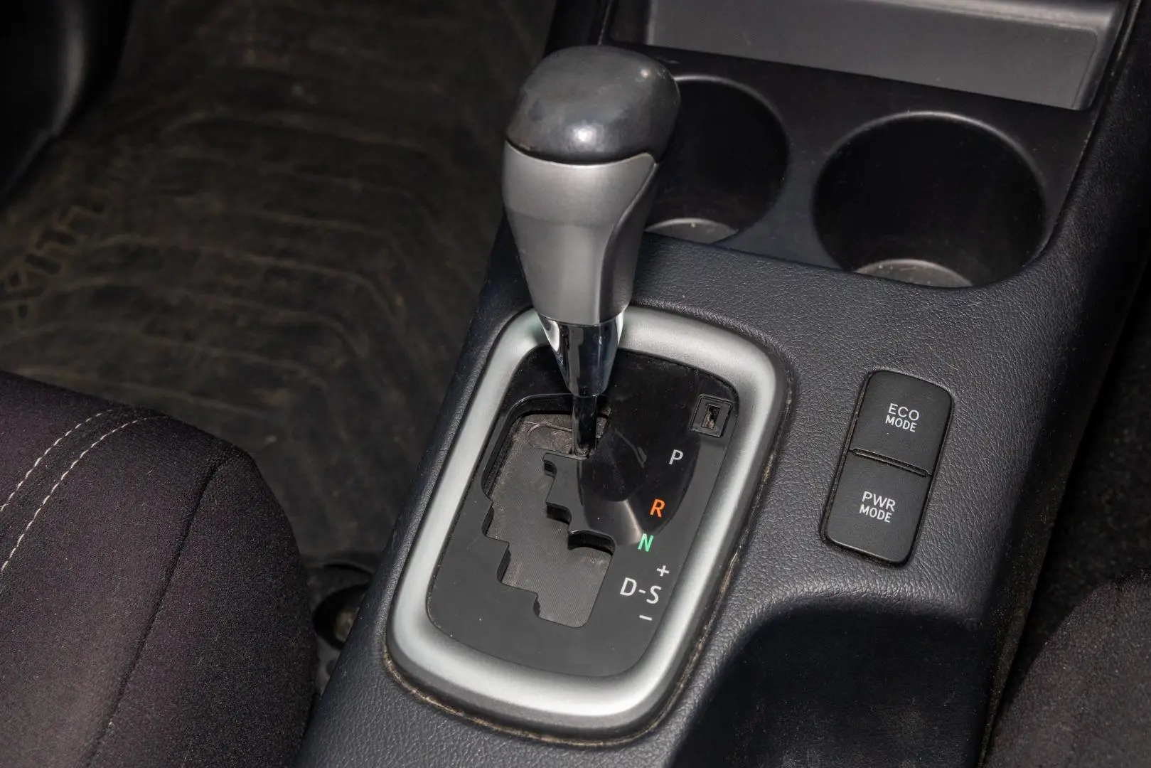 2018 Toyota Hilux Gallery Image 17