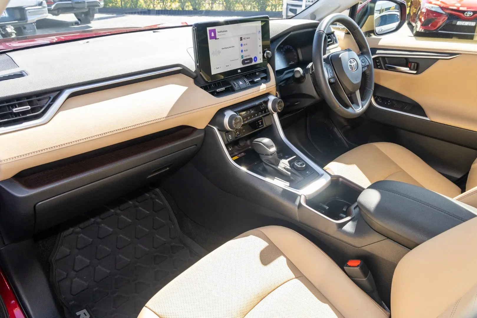 2023 Toyota RAV4 Gallery Image 8