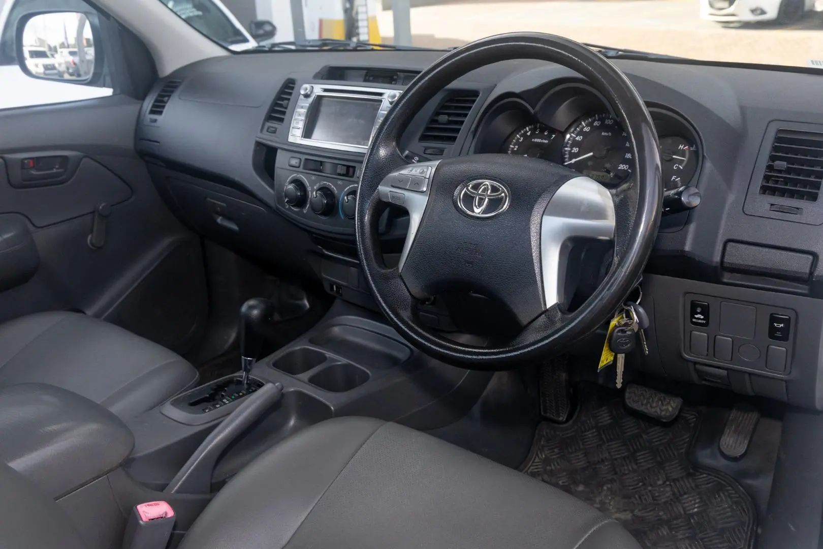 2019 Toyota Hilux Gallery Image 7