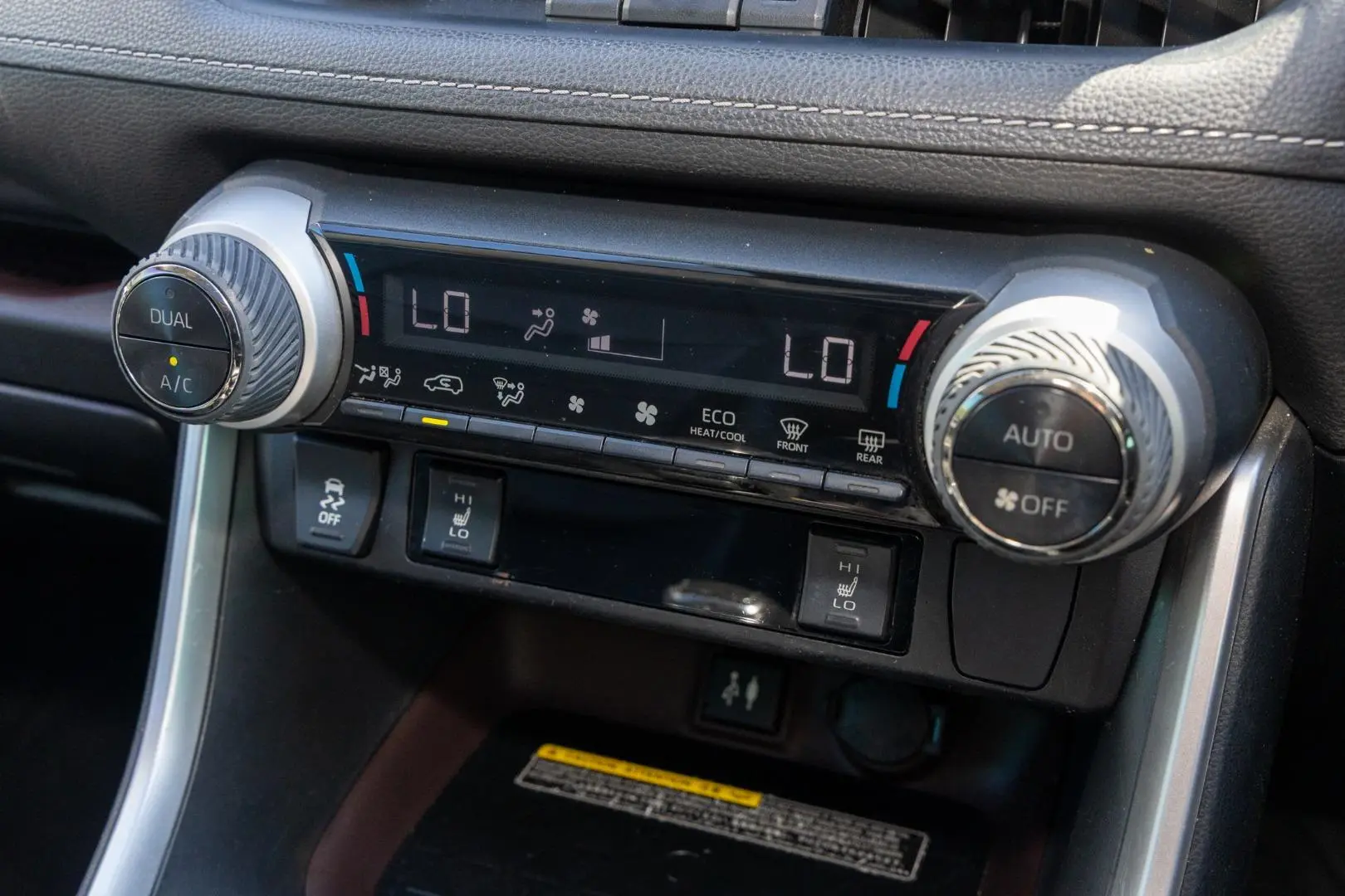 2019 Toyota RAV4 Gallery Image 16