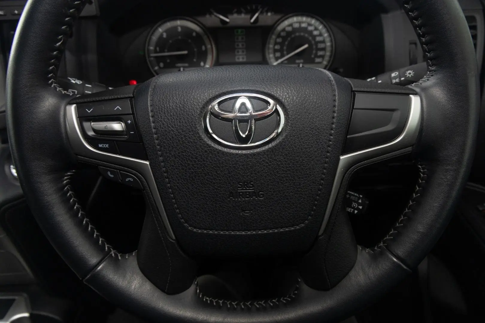 2018 Toyota Landcruiser Gallery Image 10
