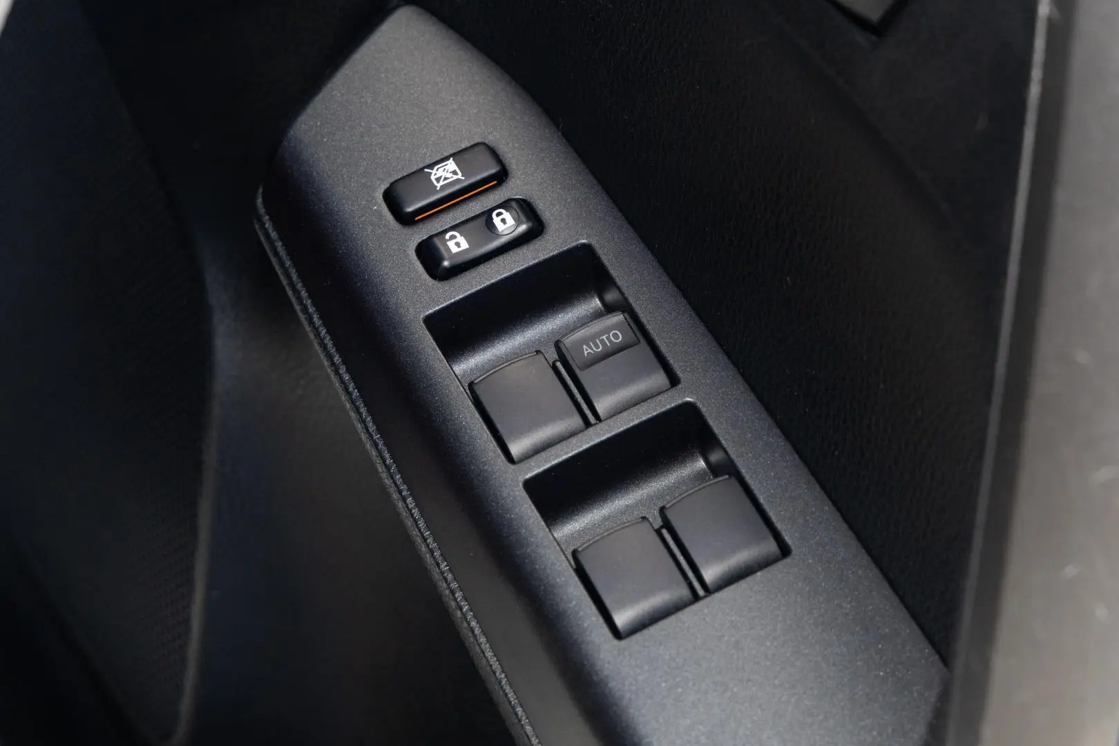 2018 Toyota RAV4 Gallery Image 18