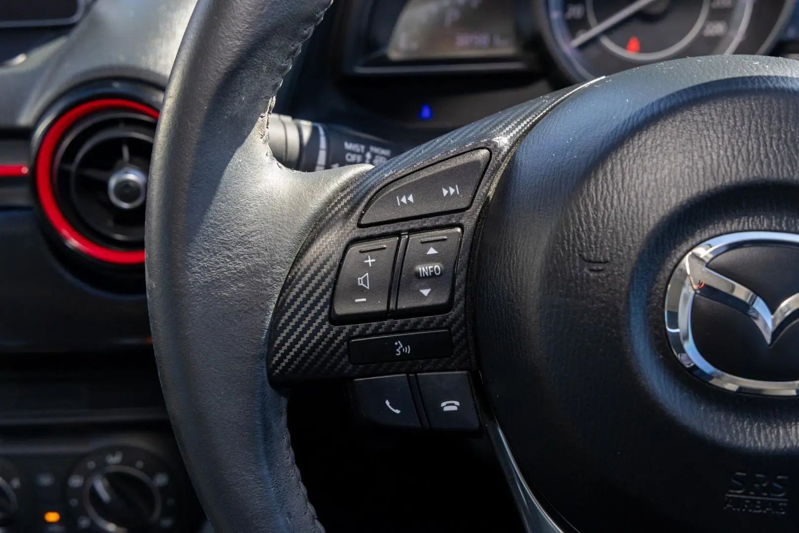 2016 Mazda 2 Gallery Image 11
