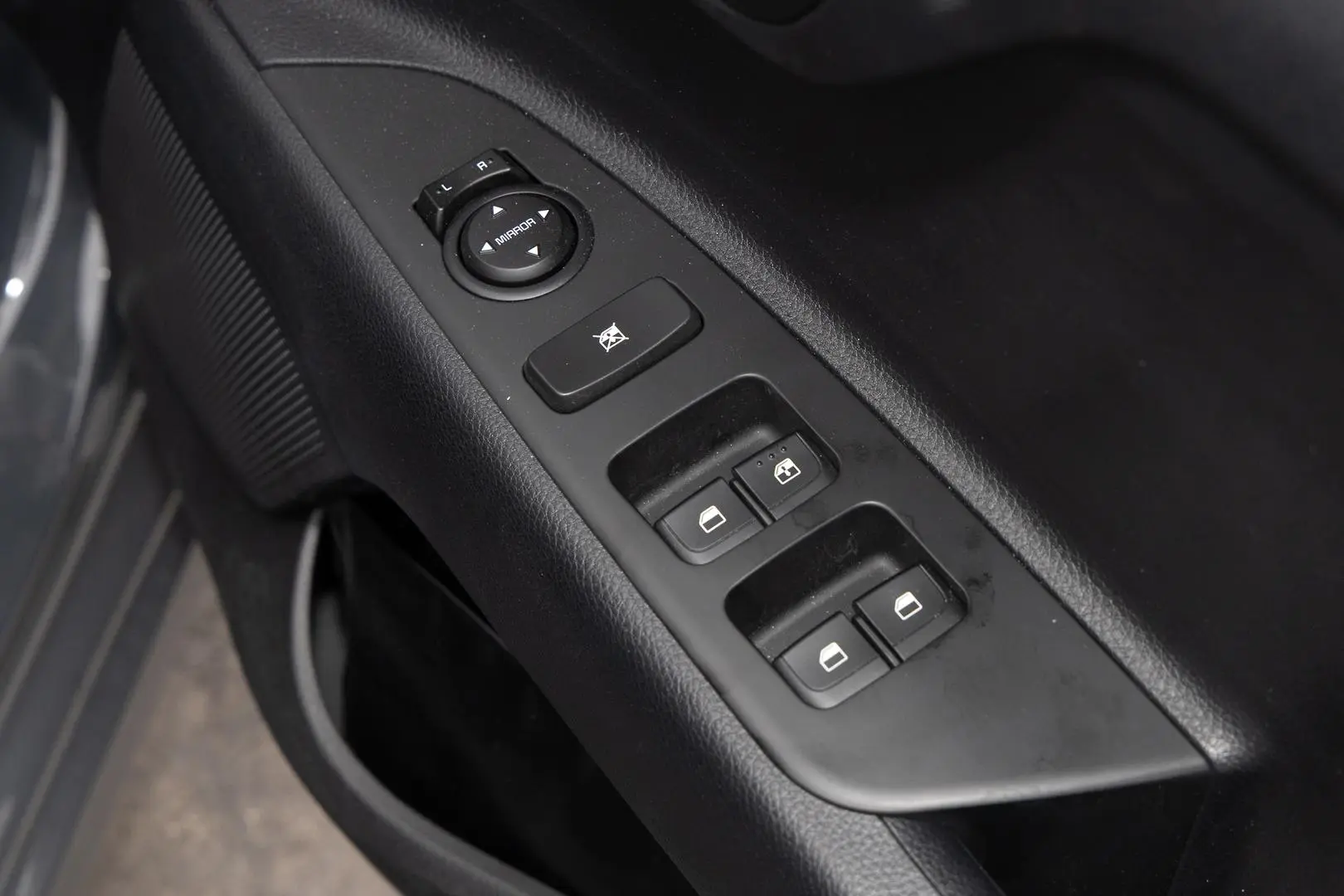 2023 Kia Rio Gallery Image 18