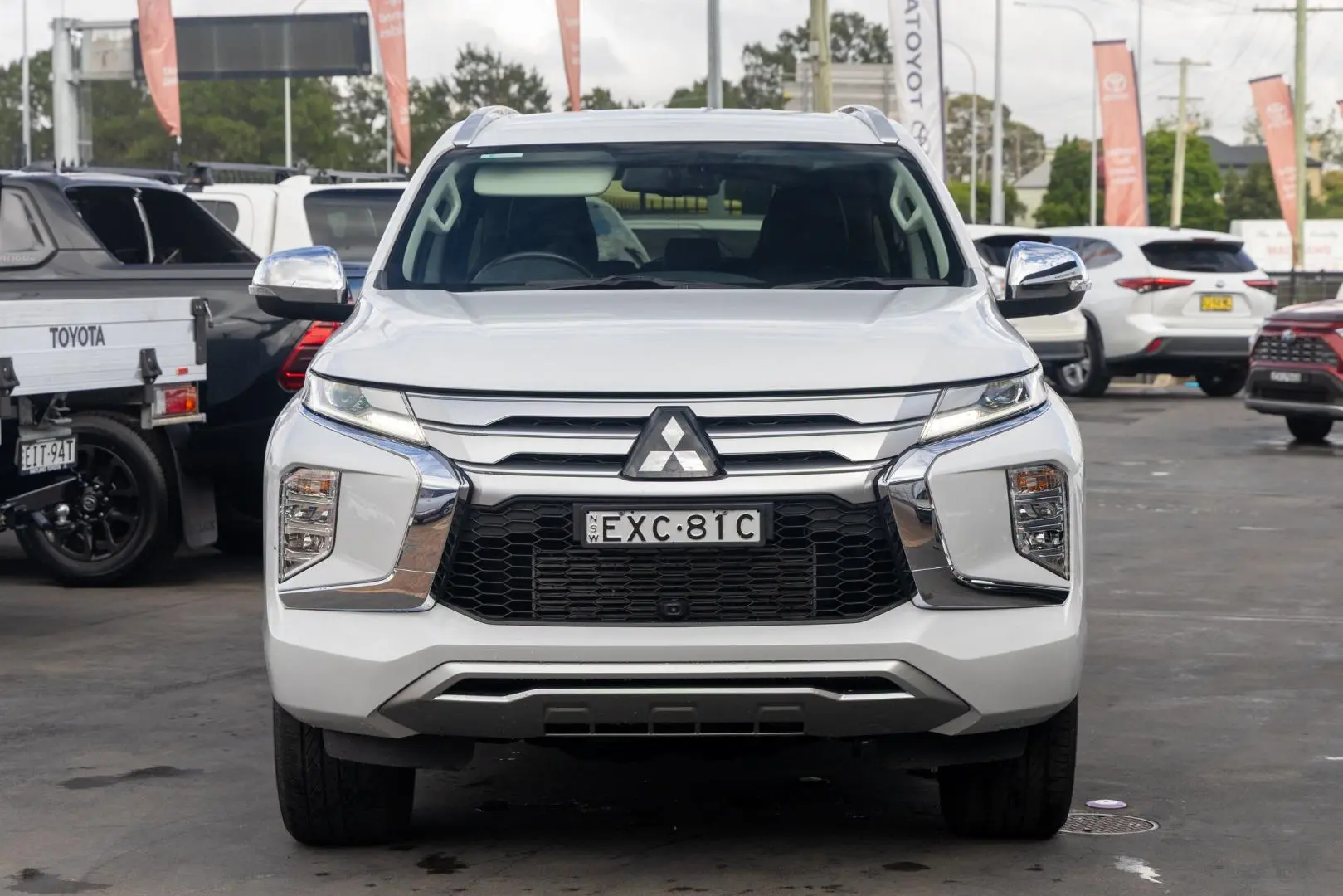 2022 Mitsubishi Pajero Sport Gallery Image 4