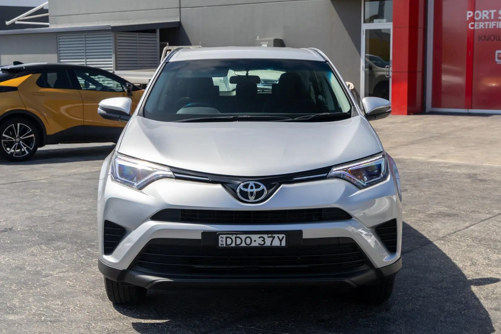 2016 Toyota RAV4 Gallery Image 4