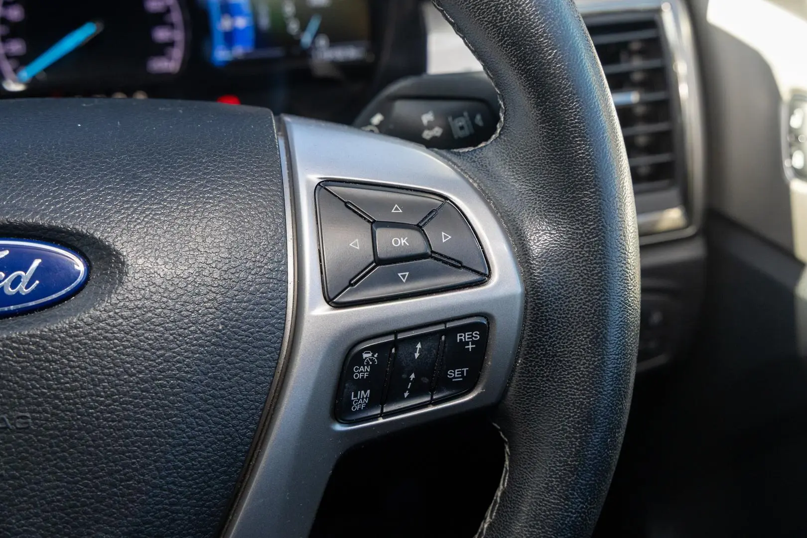 2018 Ford Everest Gallery Image 11