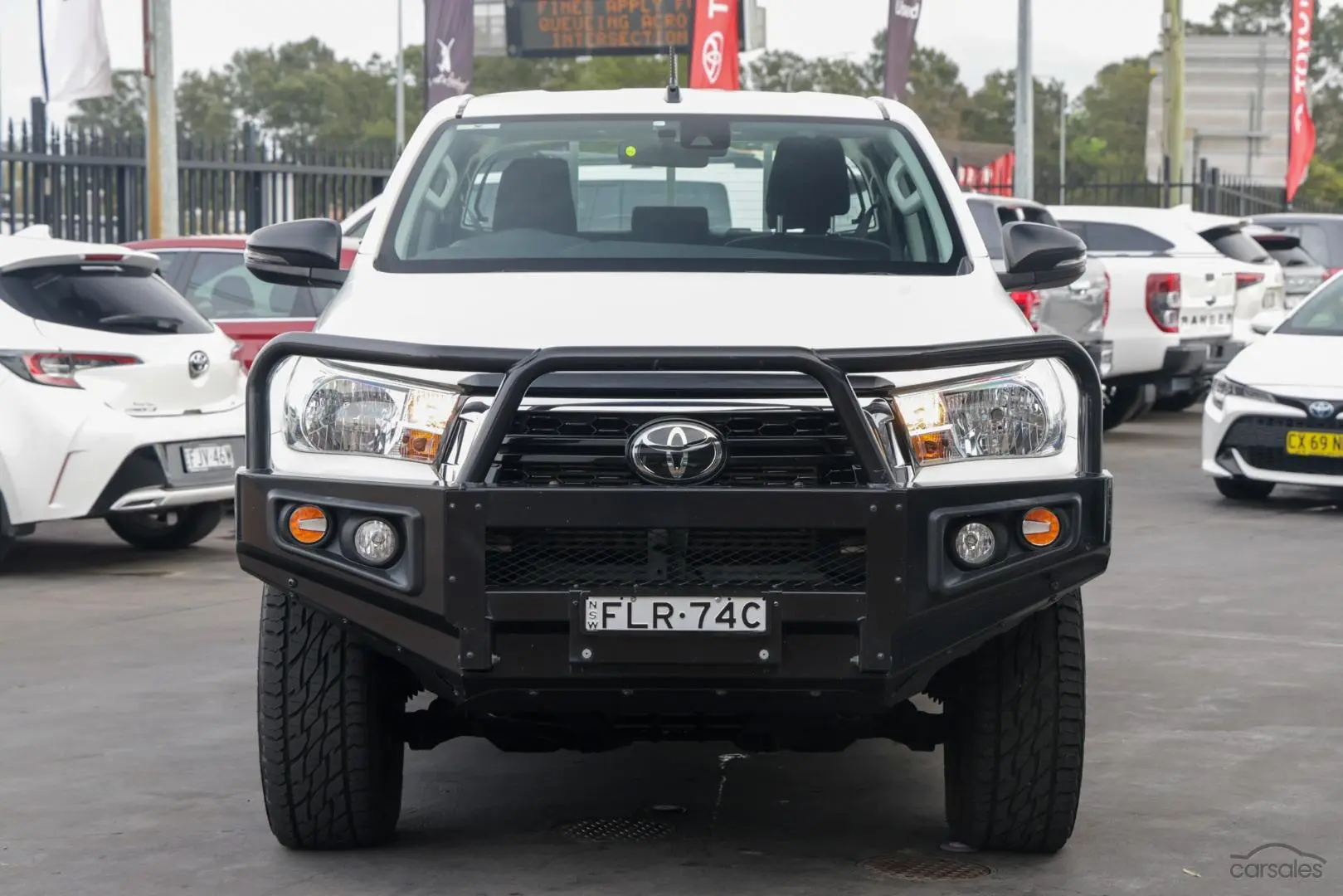 2019 Toyota Hilux Image 4