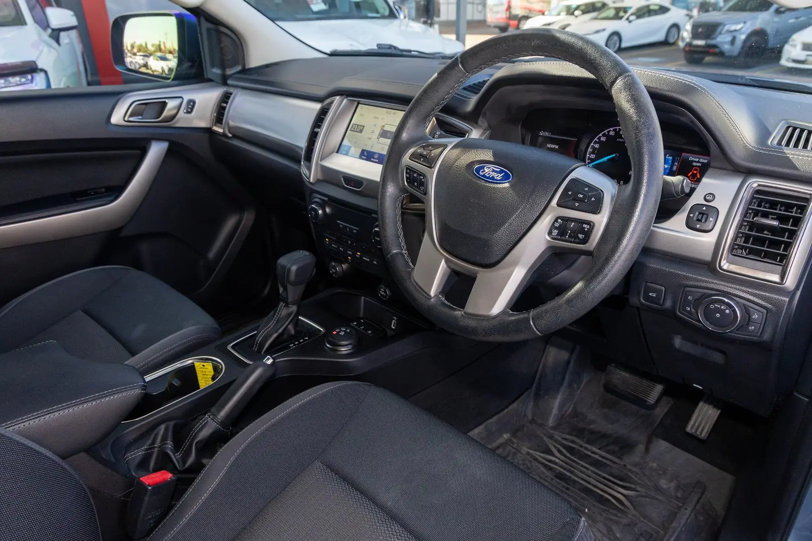 2018 Ford Everest Gallery Image 6