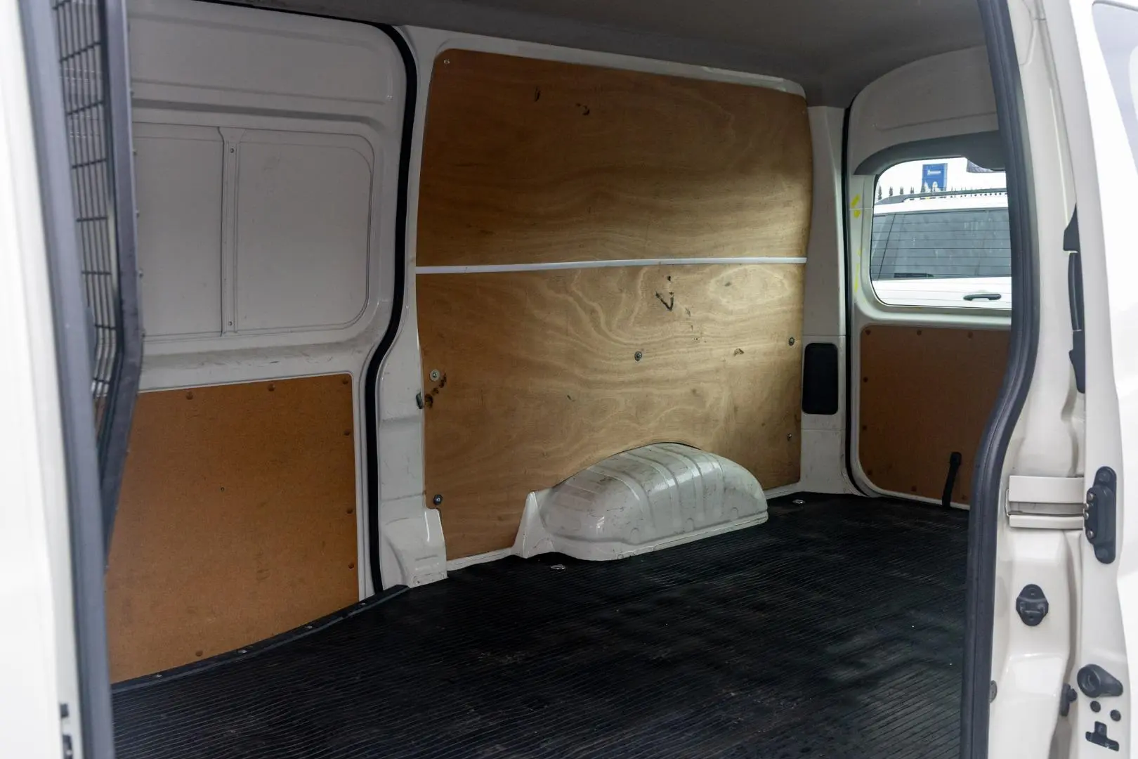 2023 Toyota Hiace Gallery Image 9