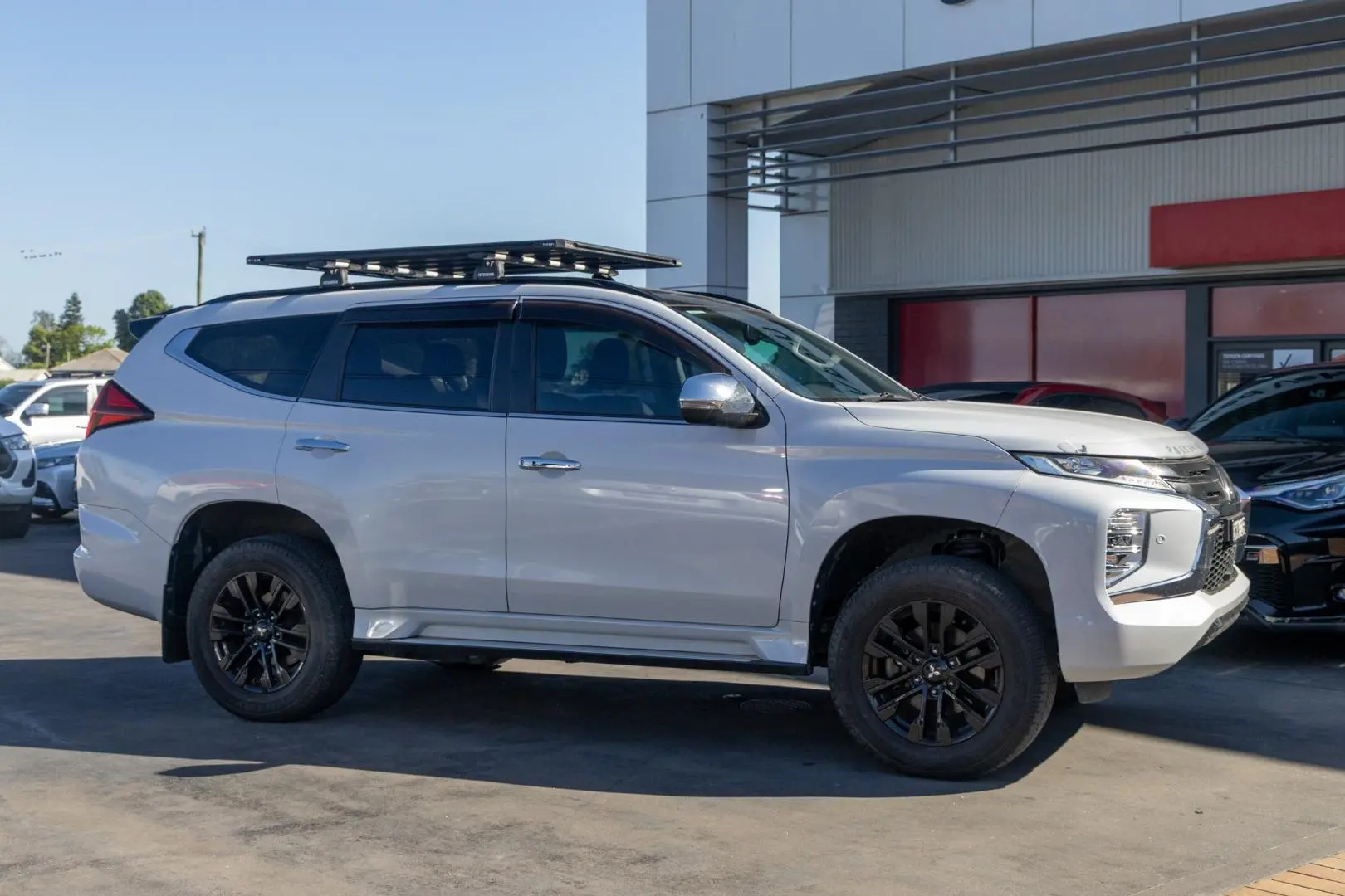 2022 Mitsubishi Pajero Sport Gallery Image 3