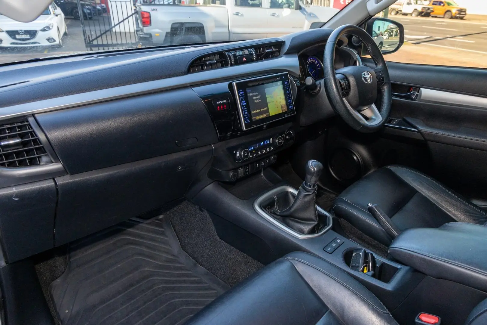 2017 Toyota Hilux Gallery Image 8