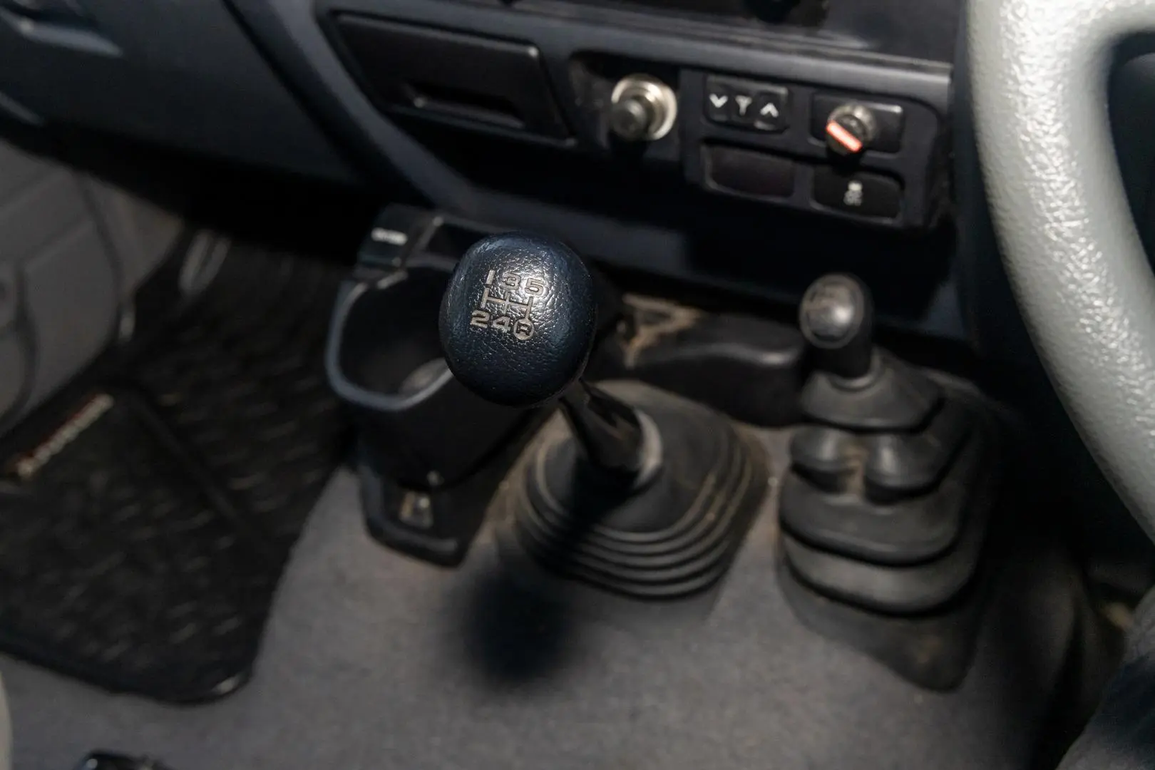 2017 Toyota Landcruiser Gallery Image 15