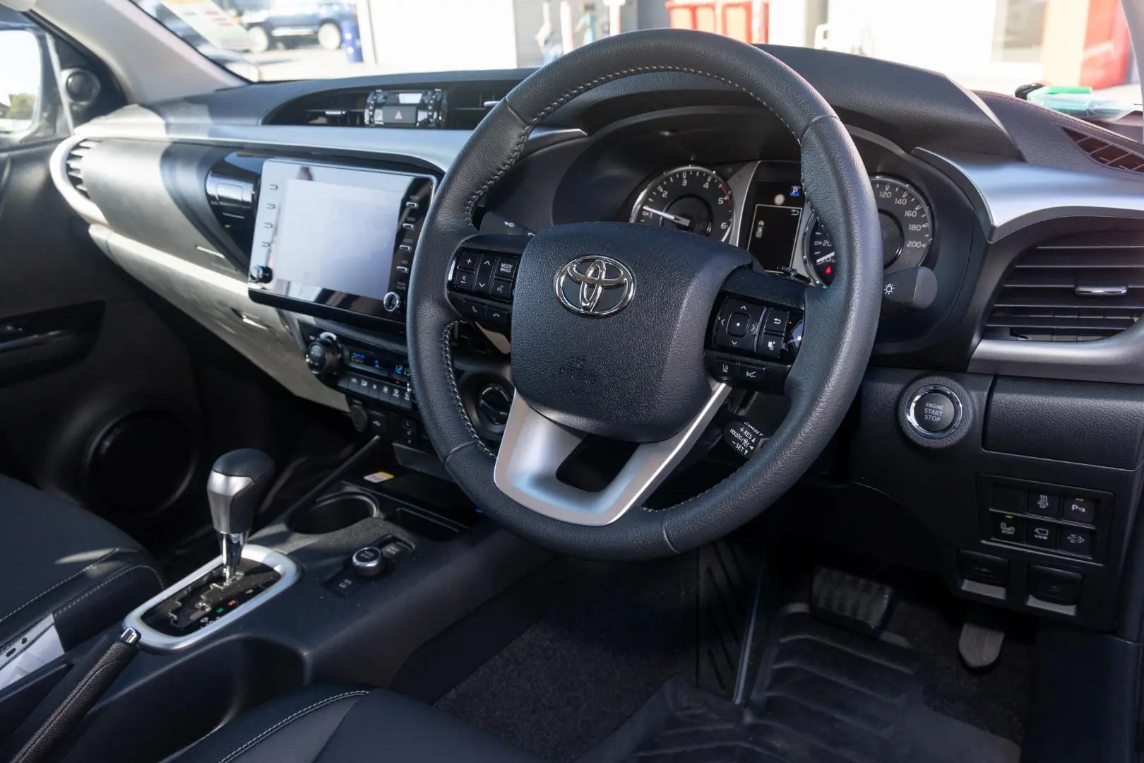 2025 Toyota Hilux Gallery Image 7
