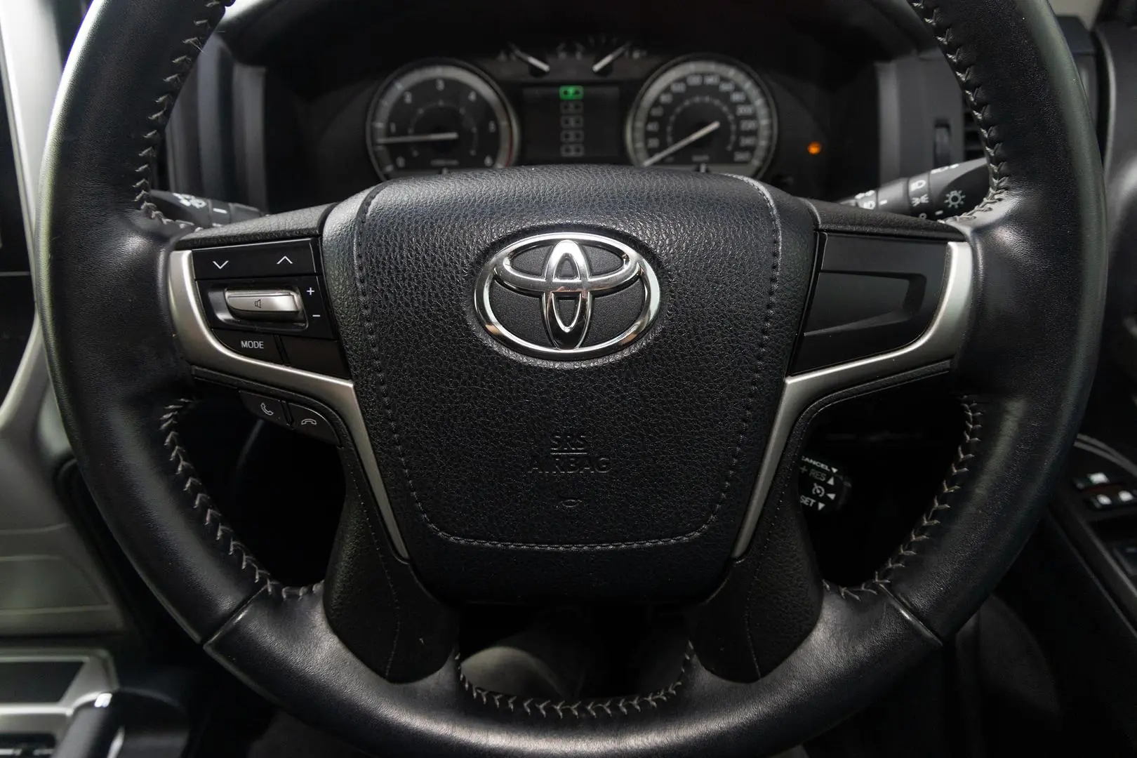 2018 Toyota Landcruiser Gallery Image 10