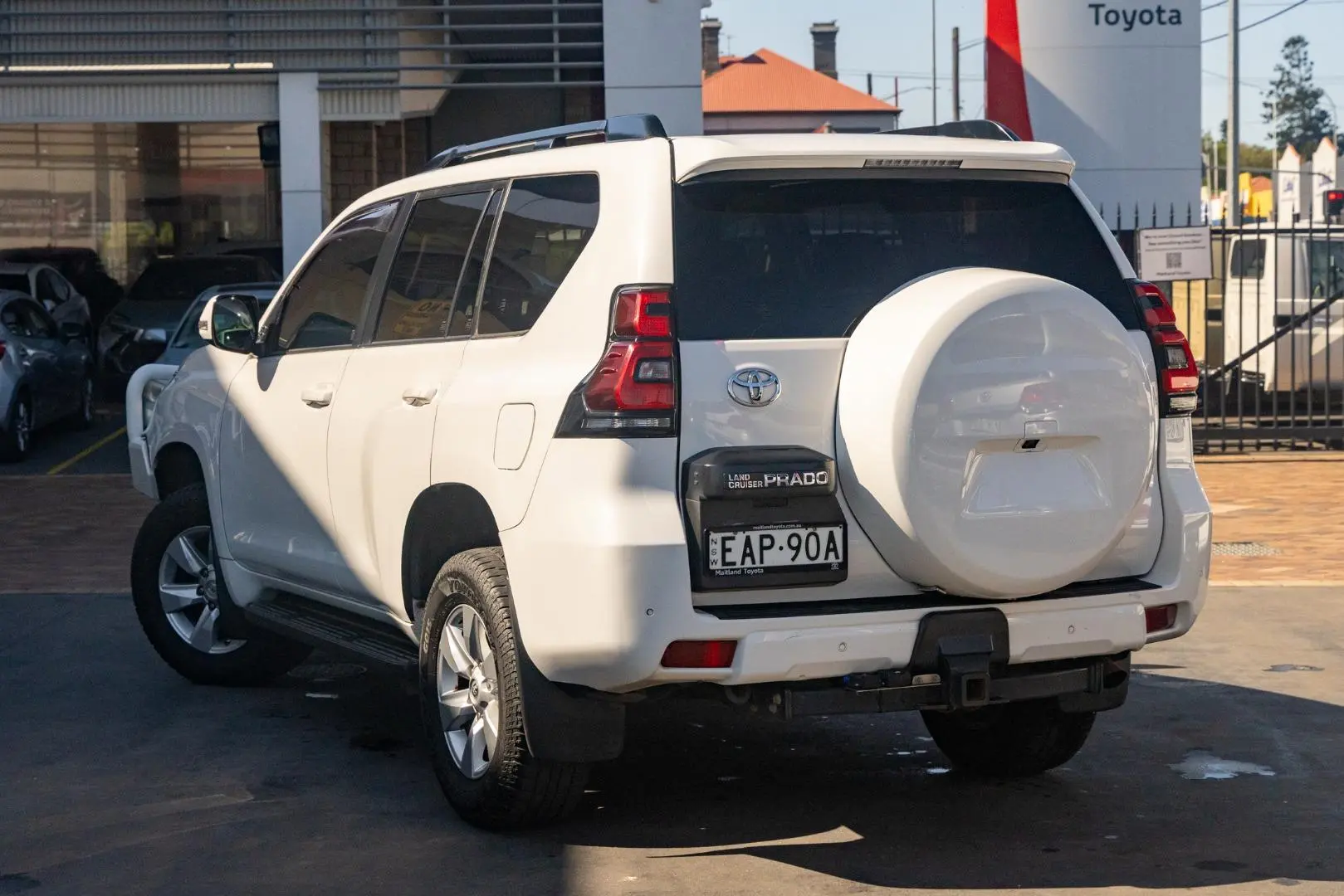 2019 Toyota Landcruiser Prado Gallery Image 2