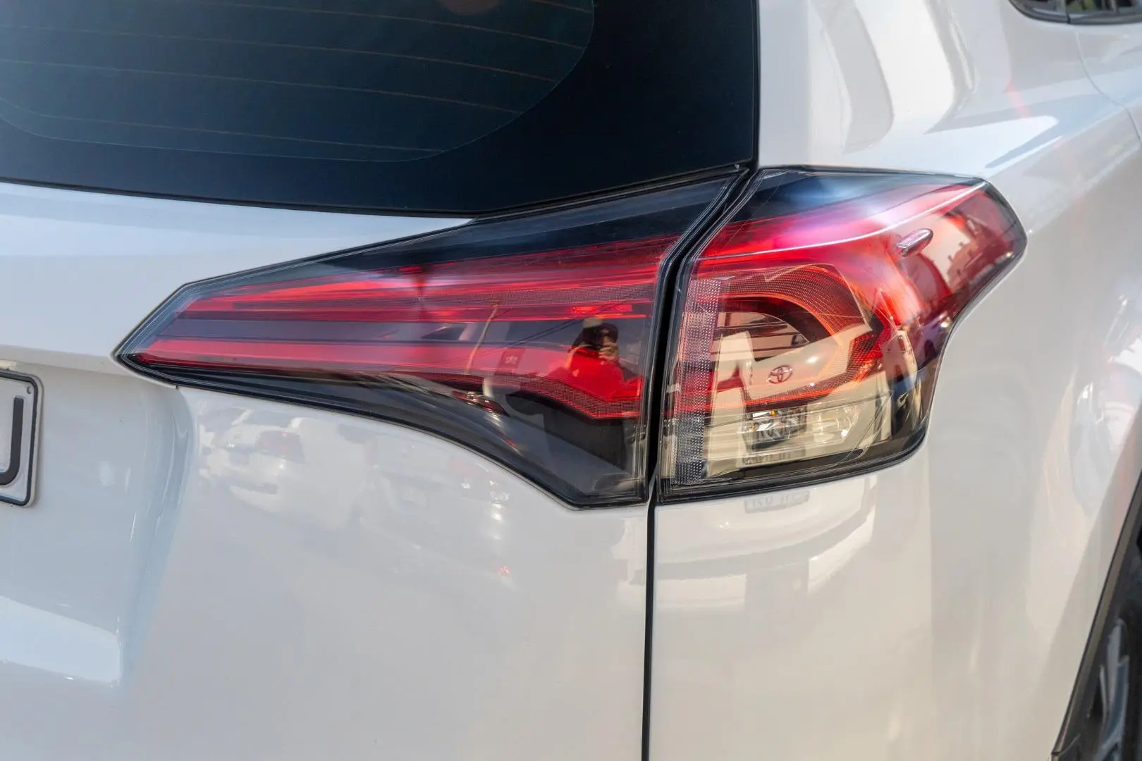 2016 Toyota RAV4 Gallery Image 20