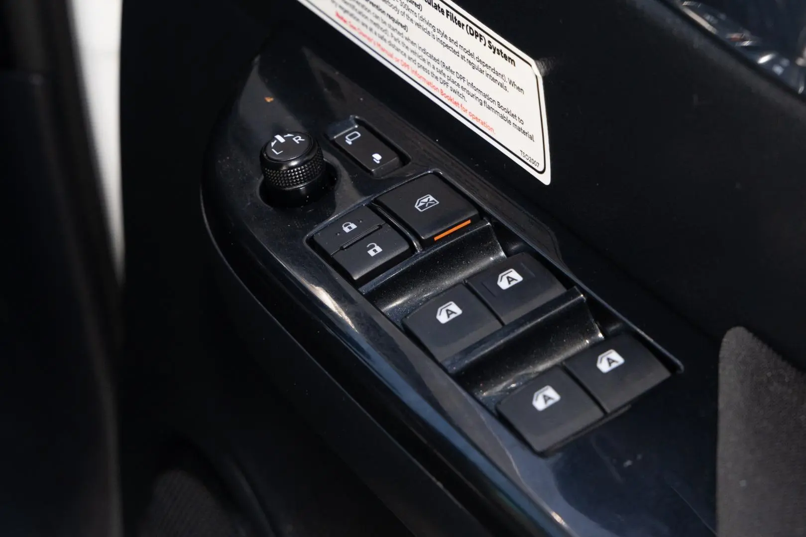 2021 Toyota Hilux Gallery Image 18