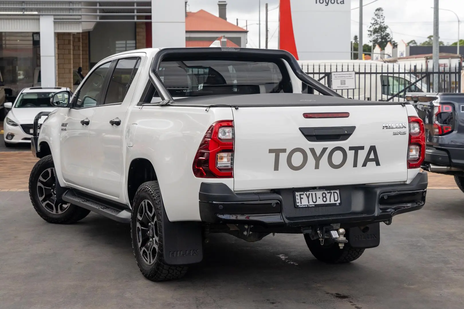 2024 Toyota Hilux Gallery Image 2