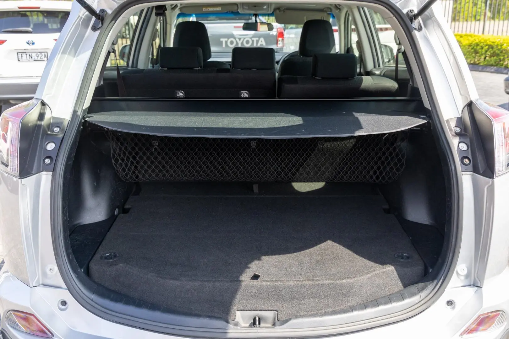 2016 Toyota RAV4 Gallery Image 19