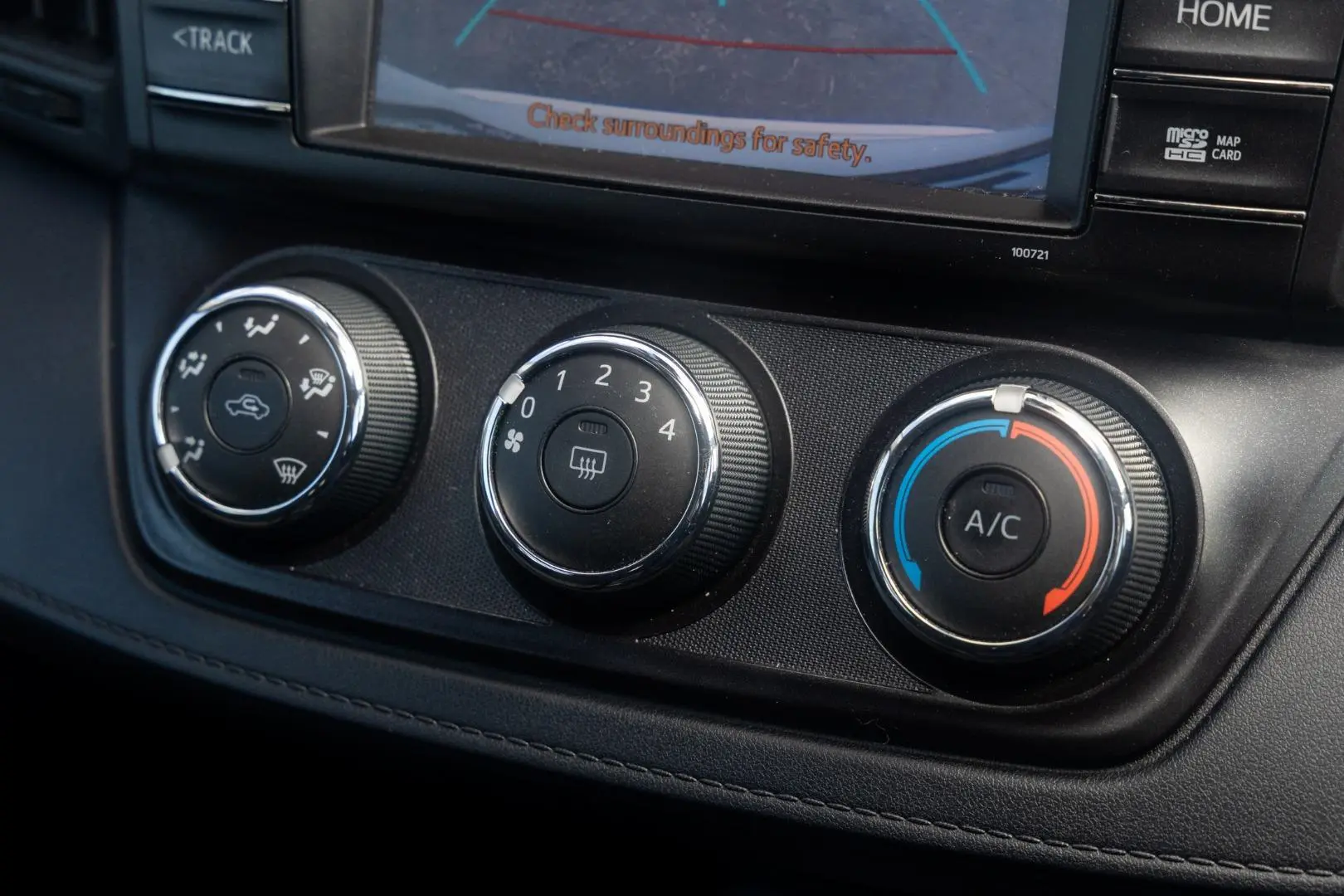 2018 Toyota RAV4 Gallery Image 16