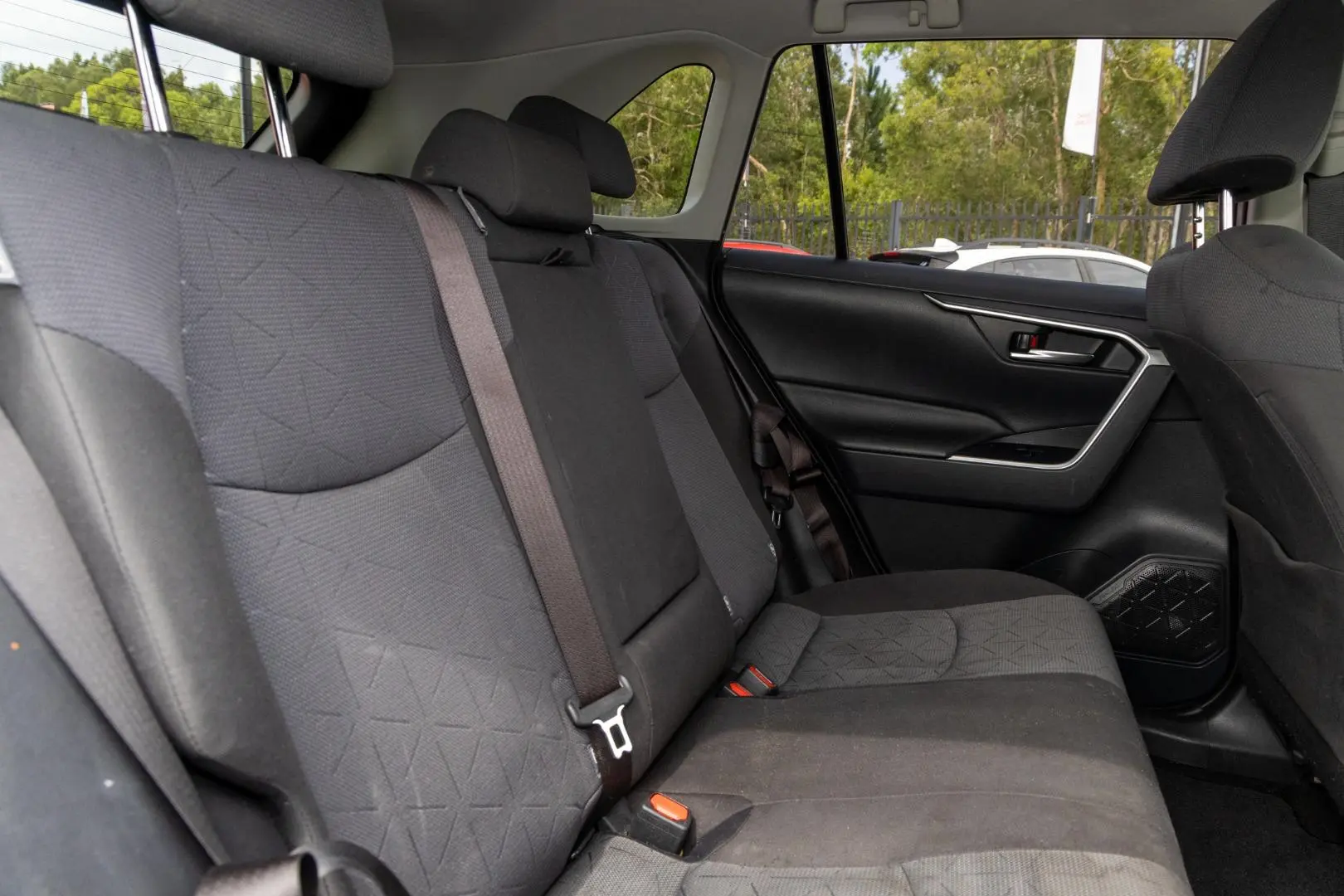 2019 Toyota RAV4 Gallery Image 9