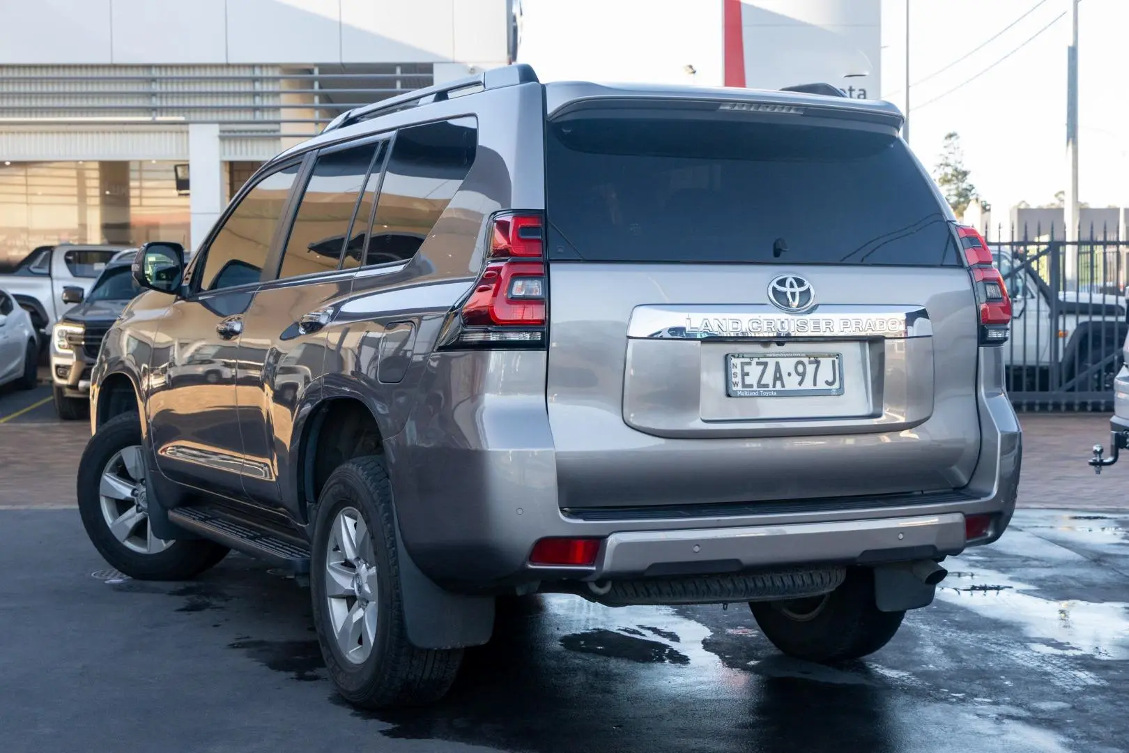 2023 Toyota Landcruiser Prado Gallery Image 2